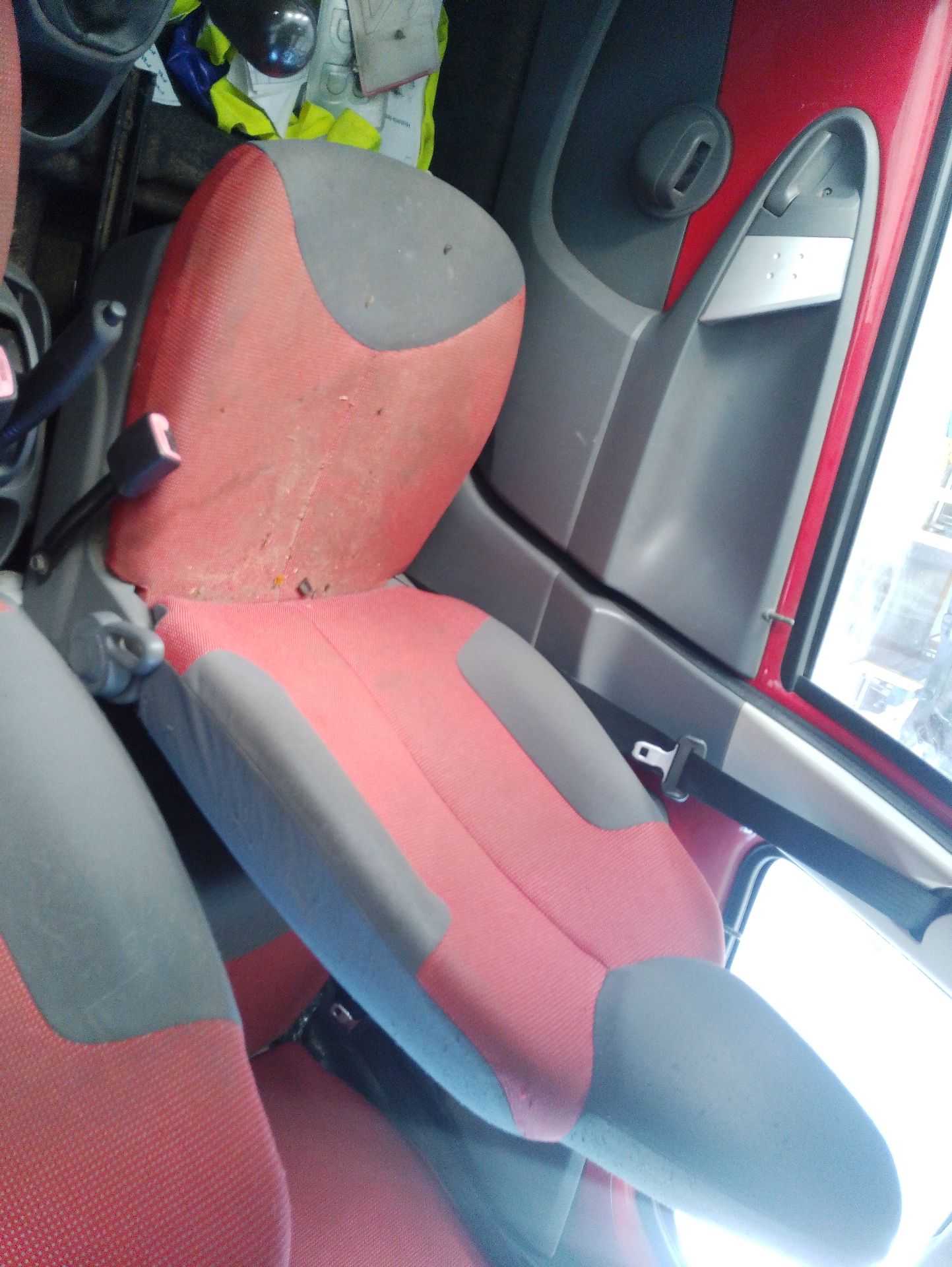 Recambio de asiento delantero derecho para peugeot 107 (pm_, pn_) 1.0 referencia OEM IAM   