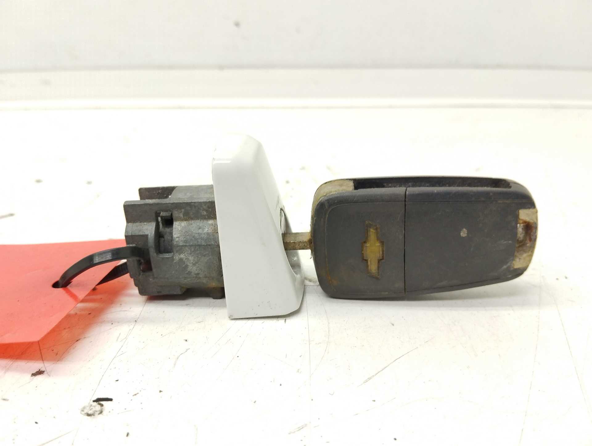Recambio de bombin puerta delantera izquierda para chevrolet cruze ls referencia OEM IAM   