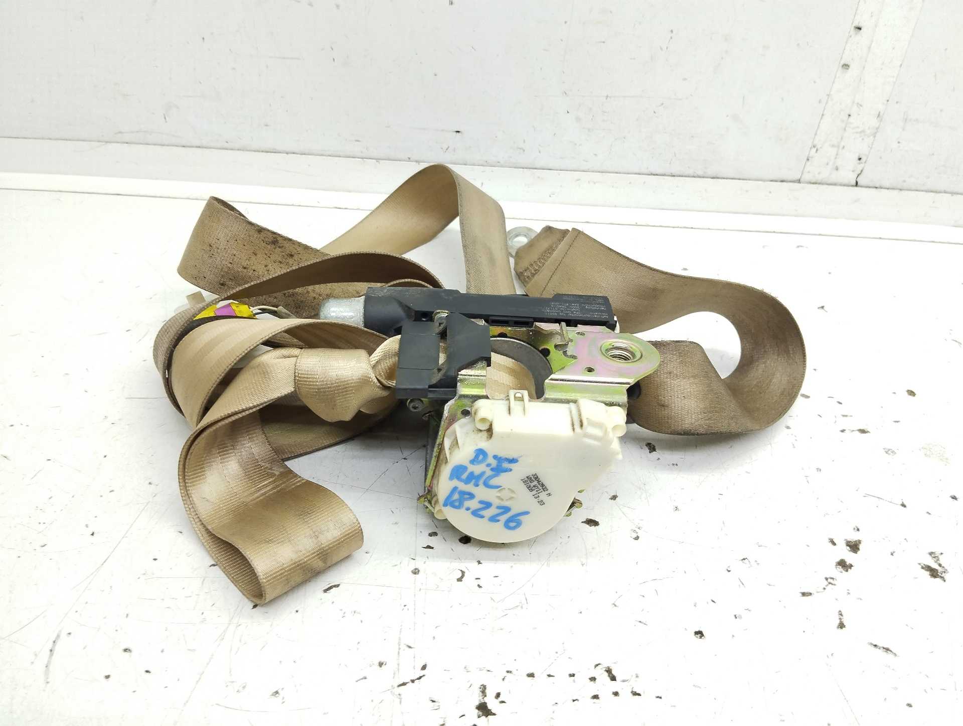 Recambio de cinturon seguridad delantero izquierdo para volkswagen passat berlina (3c2) advance referencia OEM IAM 33042932  