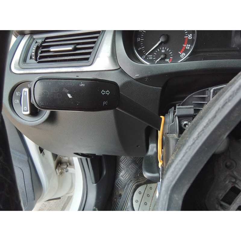 Recambio de mando luces para skoda rapid active referencia OEM IAM   