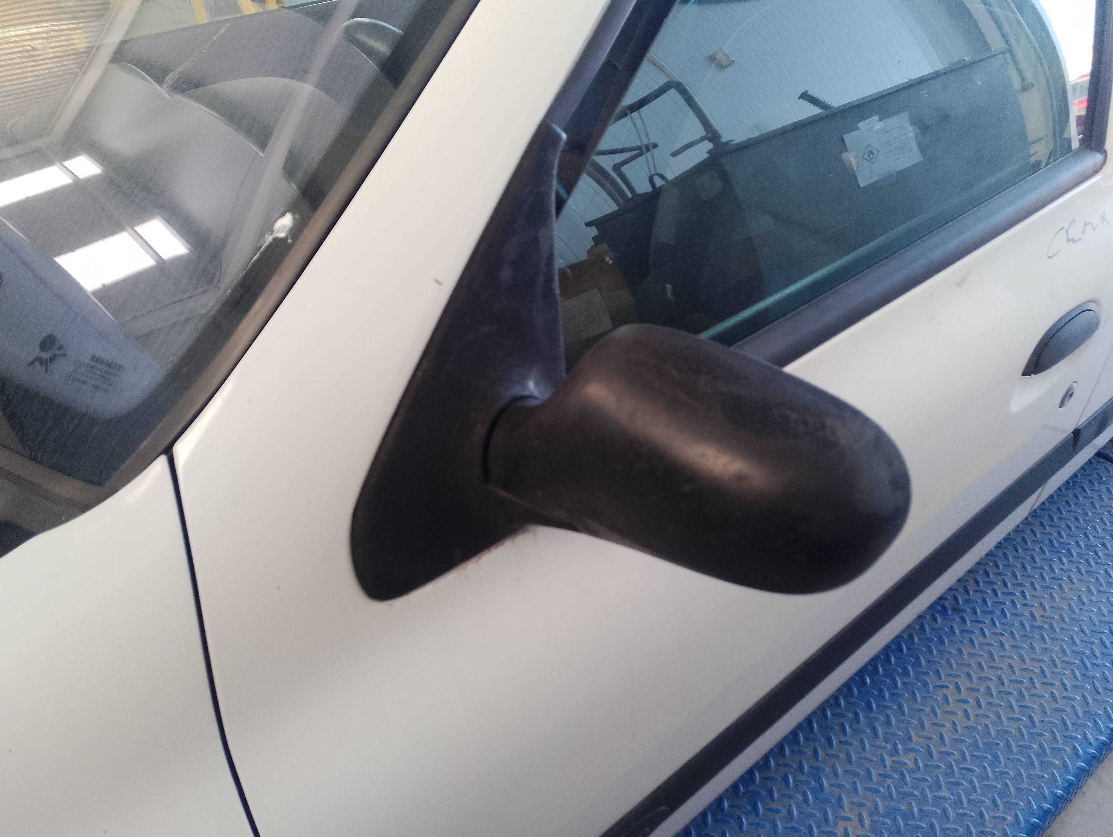 Recambio de retrovisor izquierdo para renault clio ii fase i (b/cbo) 1.9 d referencia OEM IAM   