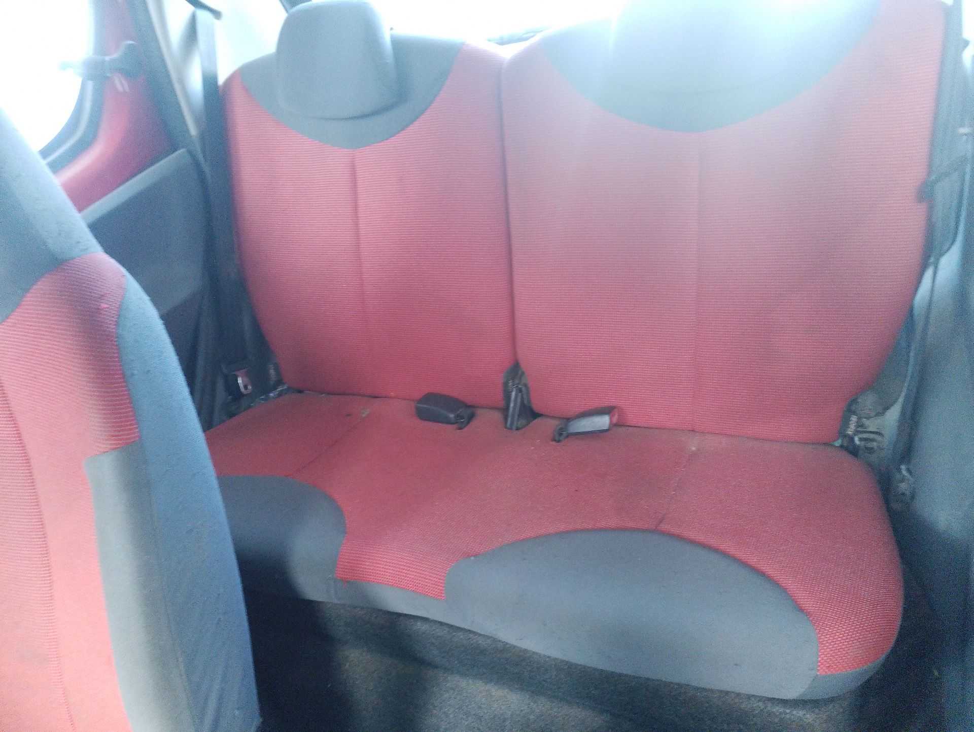 Recambio de asientos traseros para peugeot 107 (pm_, pn_) 1.0 referencia OEM IAM   