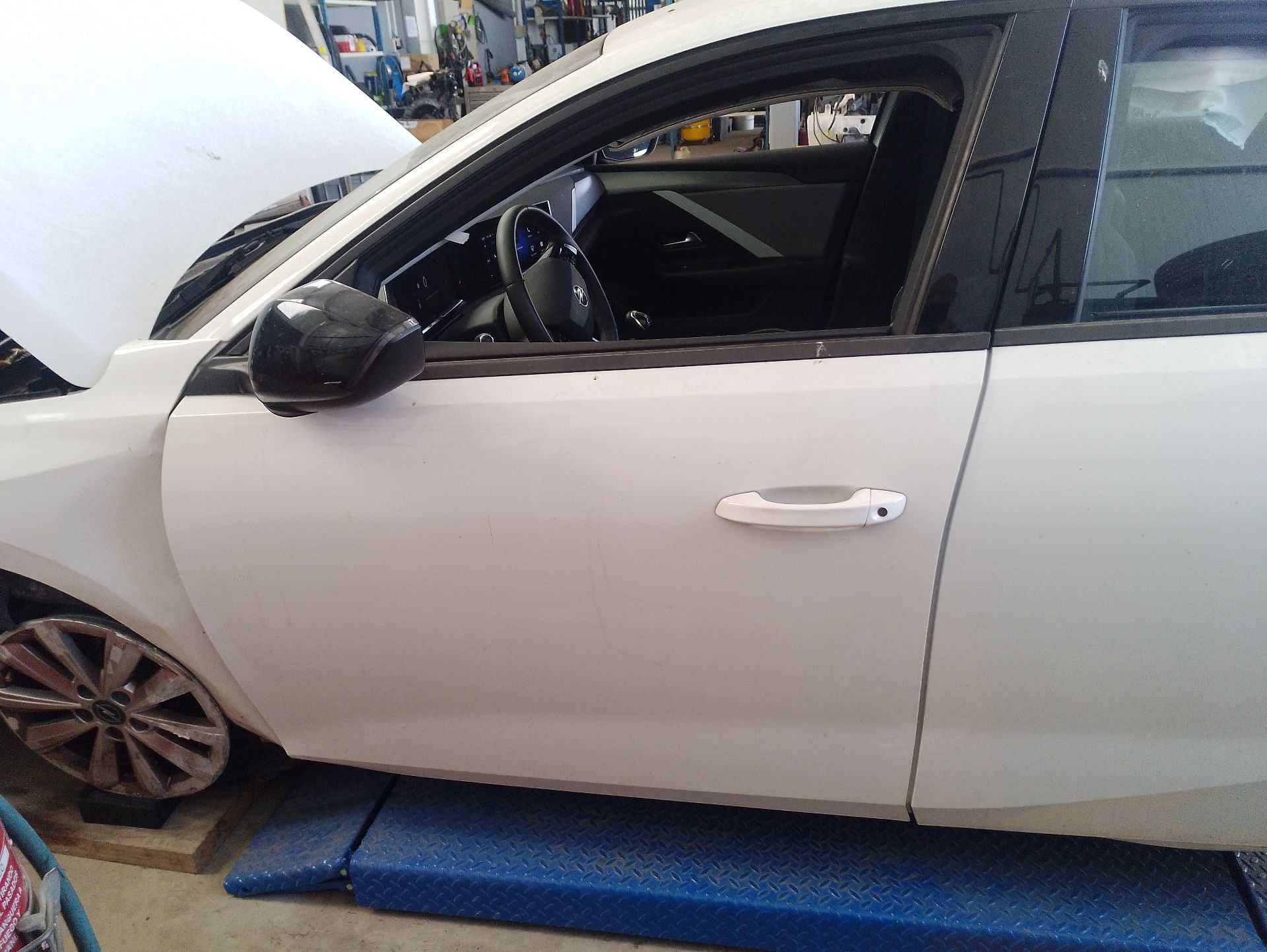 Recambio de puerta delantera izquierda para opel astra l (ov5) 1.2 (fphnsl, fphnsr) referencia OEM IAM 9841862780  