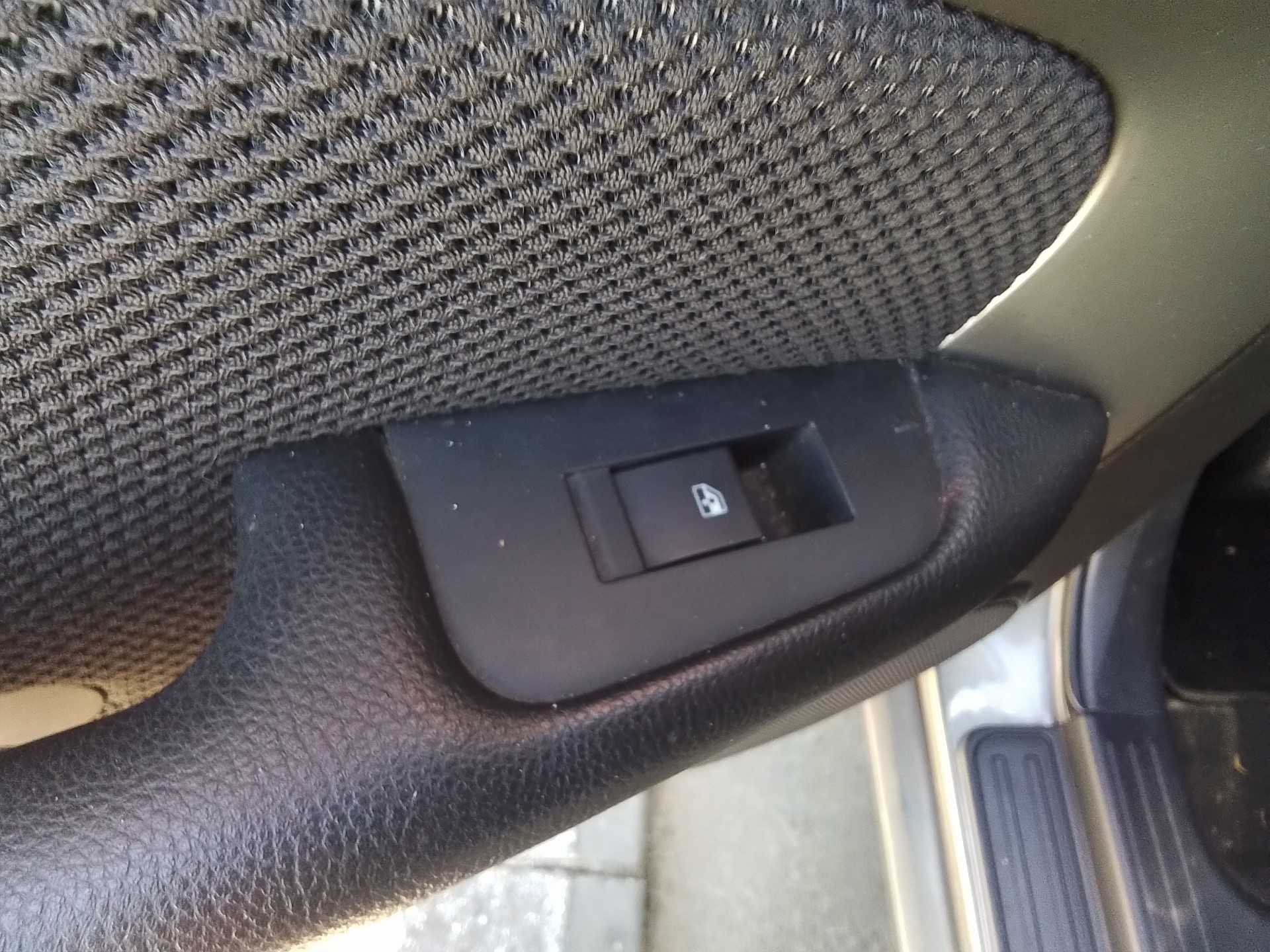 Recambio de mando elevalunas trasero izquierdo para chevrolet epica 2.0 diesel cat referencia OEM IAM   
