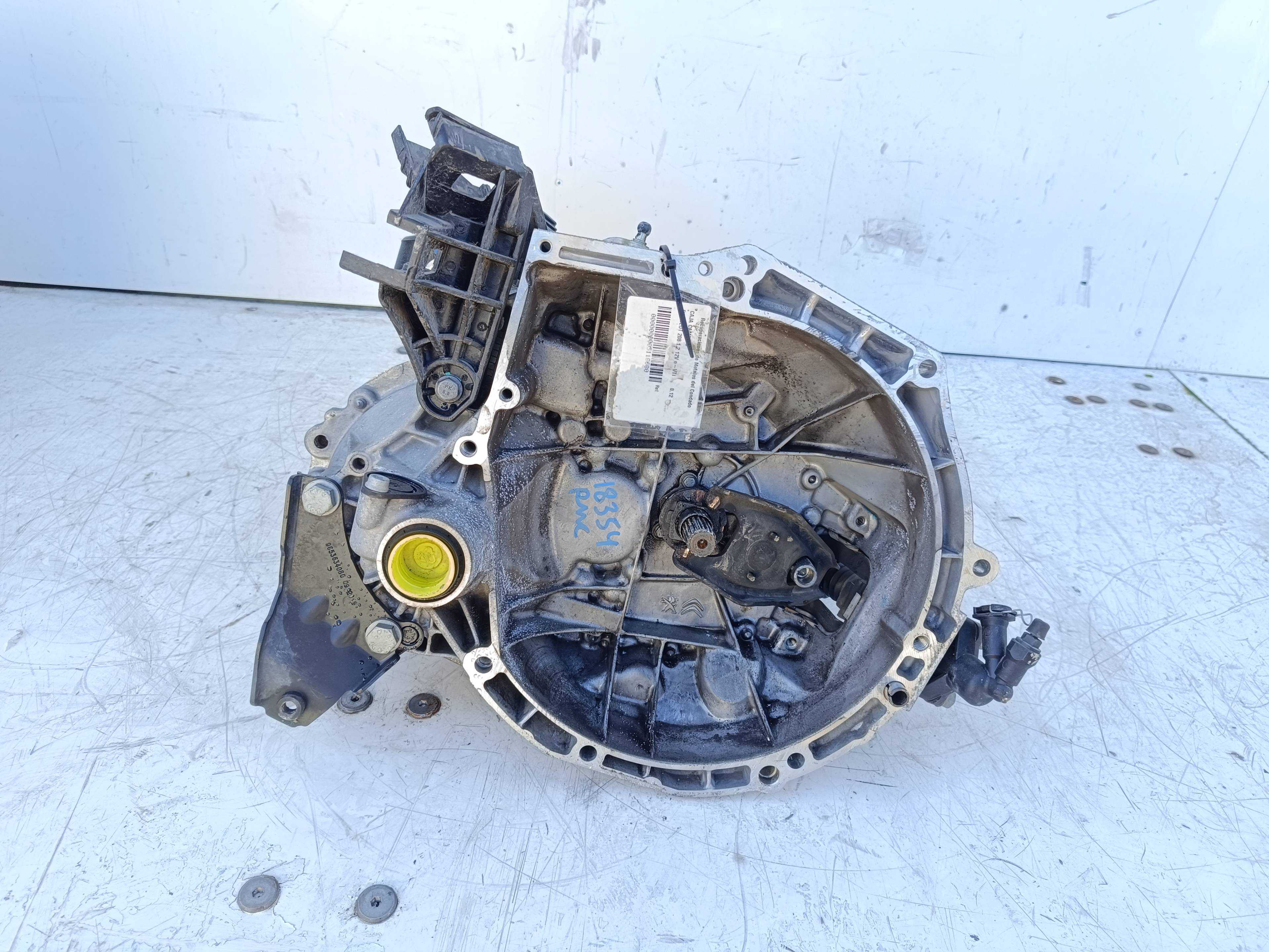 Recambio de caja cambios para peugeot 208 1.2 12v e-vti referencia OEM IAM 20A704  