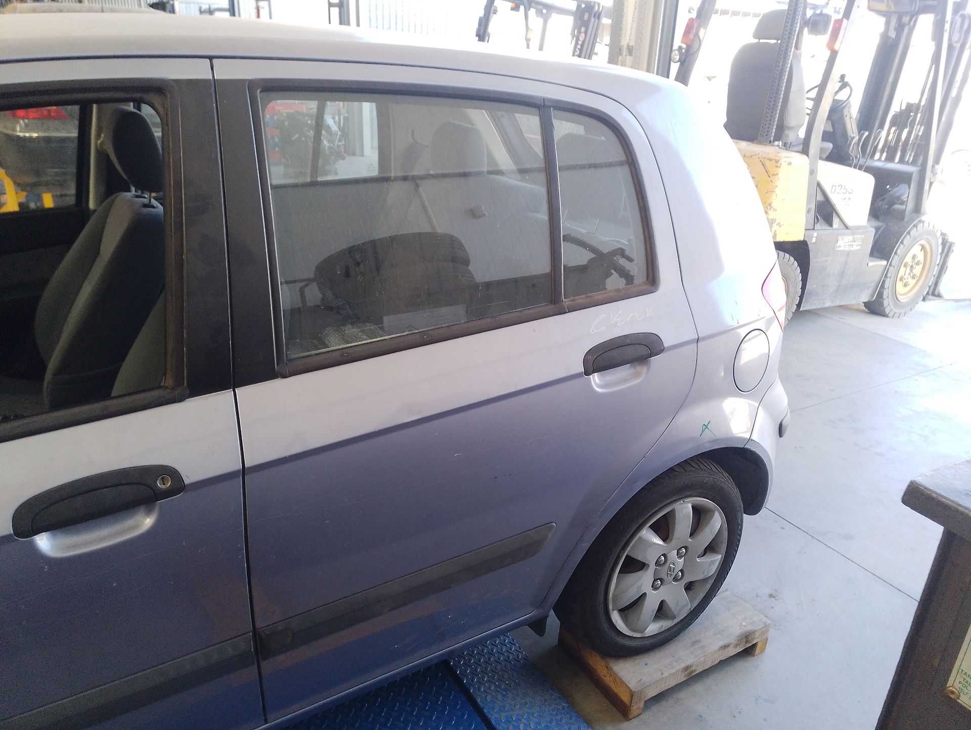 Recambio de puerta trasera izquierda para hyundai getz (tb) 1.1 referencia OEM IAM 770031C020SJ  