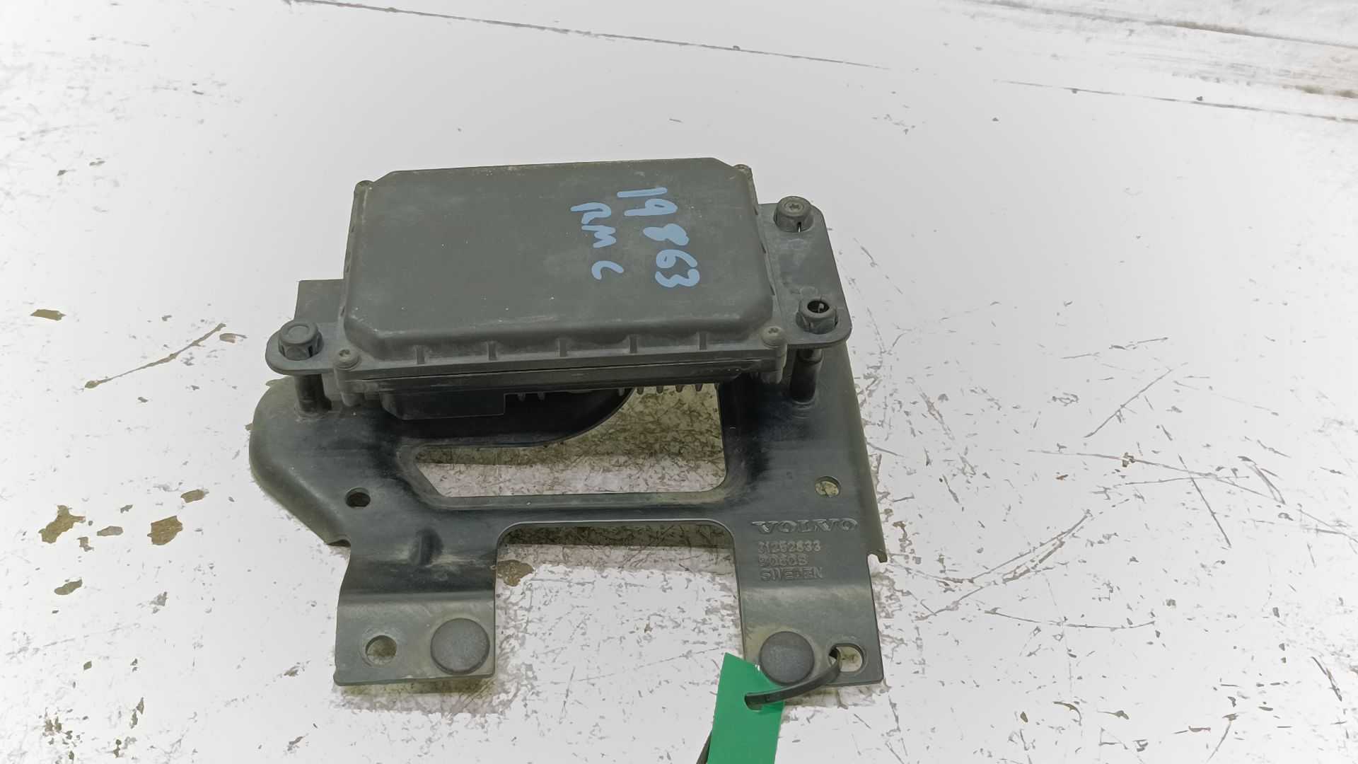 Recambio de modulo electronico para volvo v60 kombi plug-in hybrid awd referencia OEM IAM 31400839  