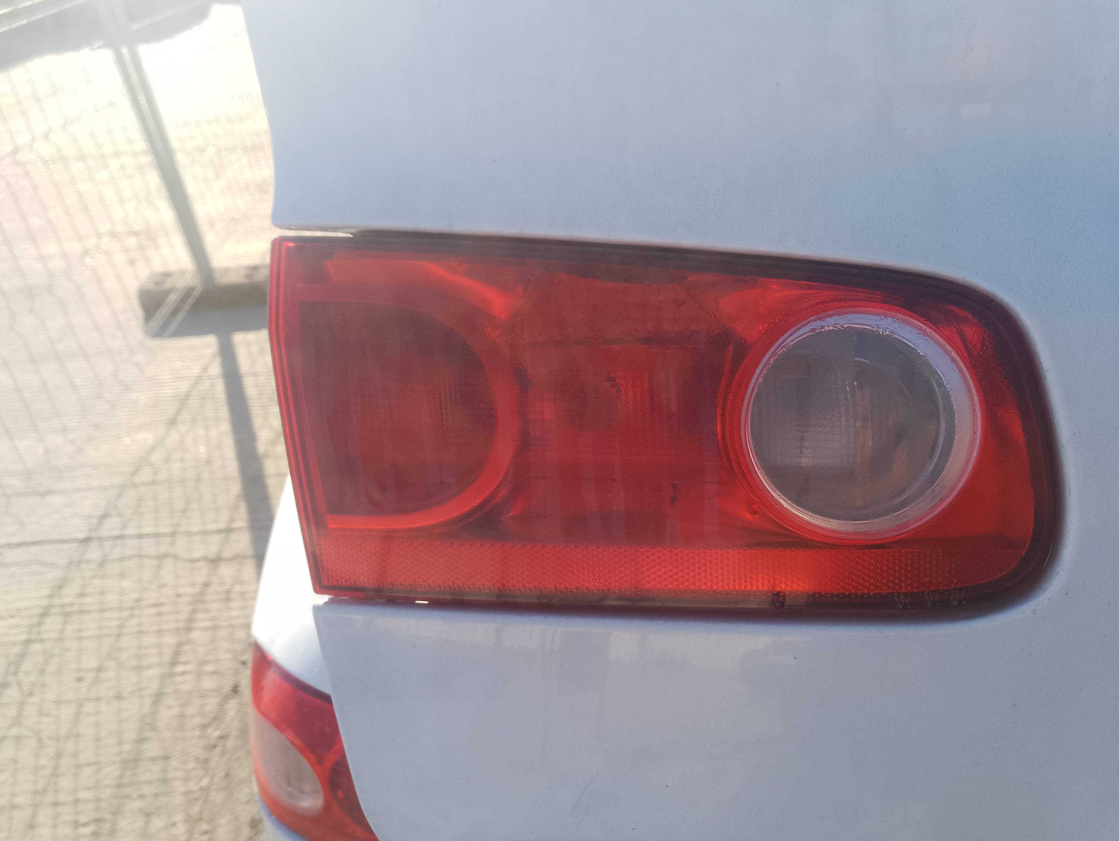 Recambio de piloto porton trasero izquierdo para renault laguna ii (bg0) authentique referencia OEM IAM   