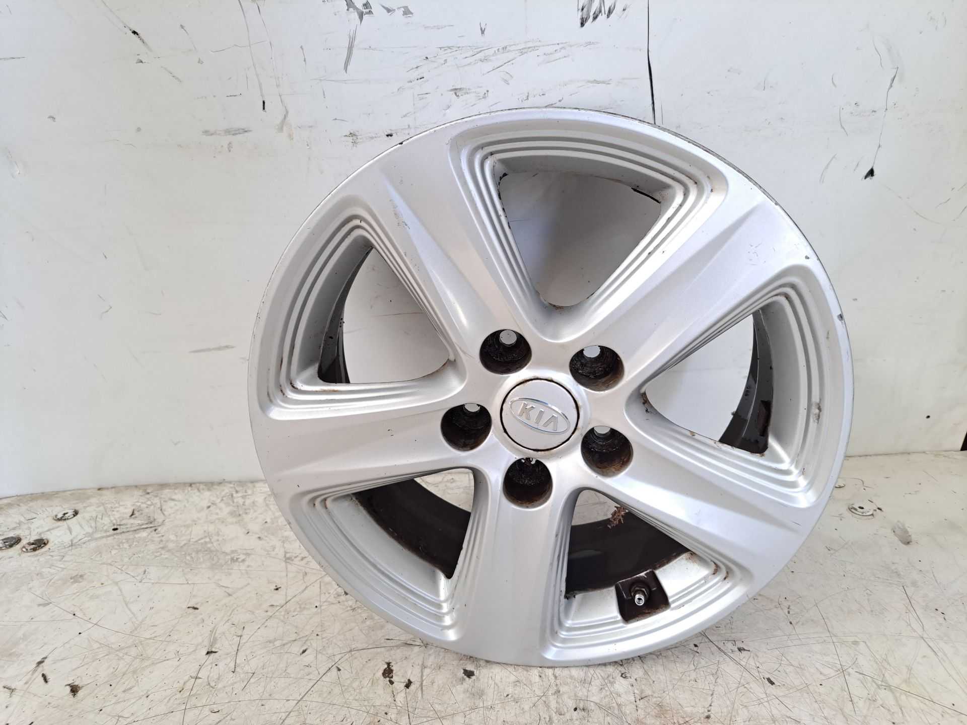 Recambio de llanta para kia sportage concept 4x2 referencia OEM IAM r16 529103w510 