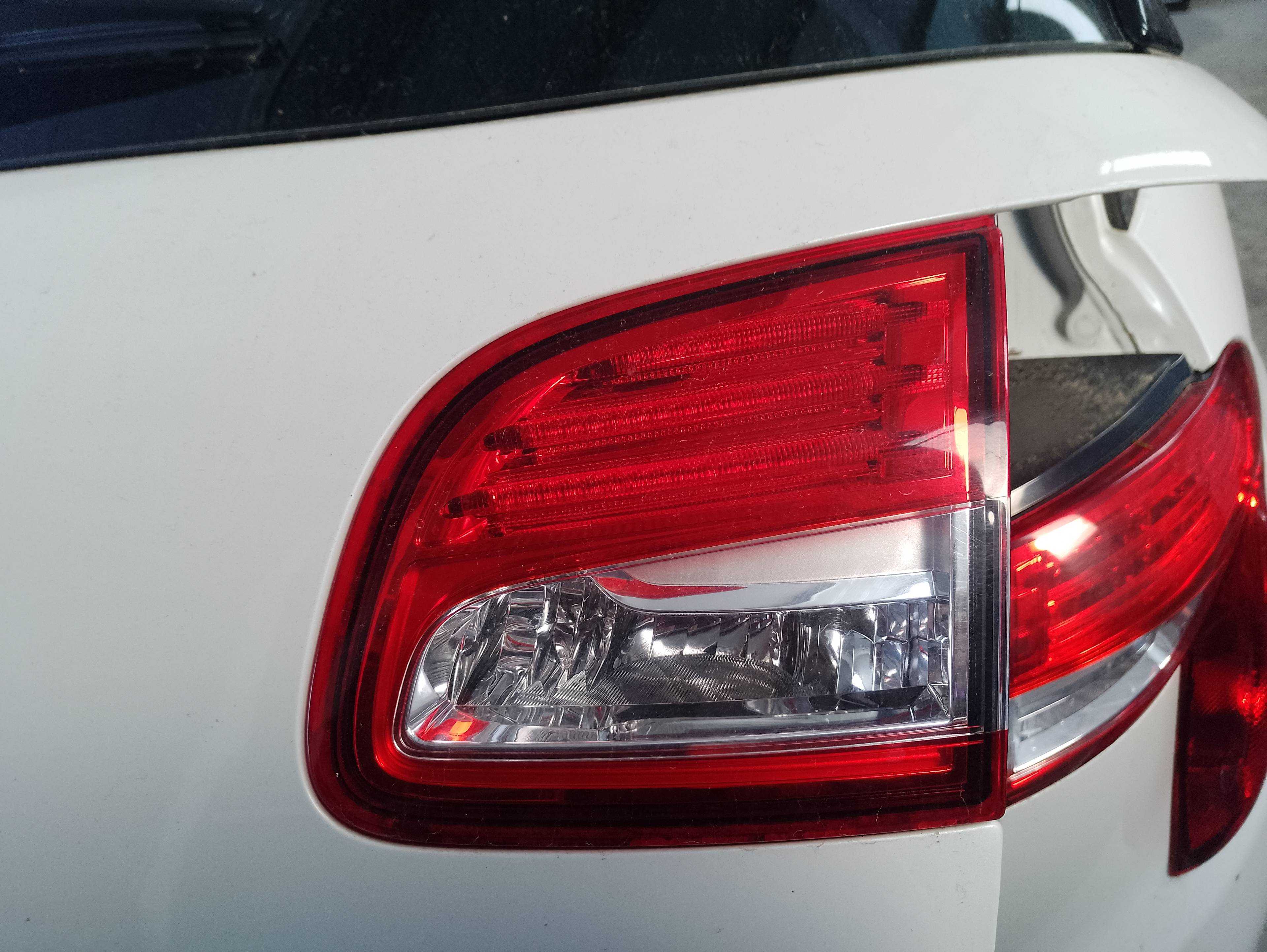 Recambio de piloto porton trasero derecho para citroën c4 aircross attraction referencia OEM IAM   