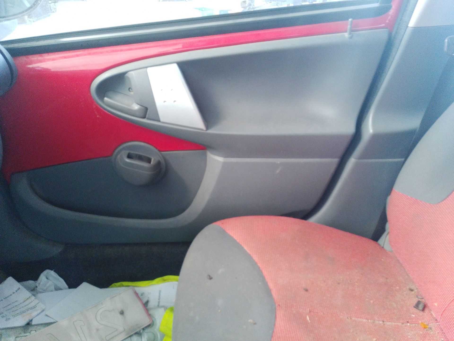 Recambio de guarnecido puerta delantera derecha para peugeot 107 (pm_, pn_) 1.0 referencia OEM IAM   