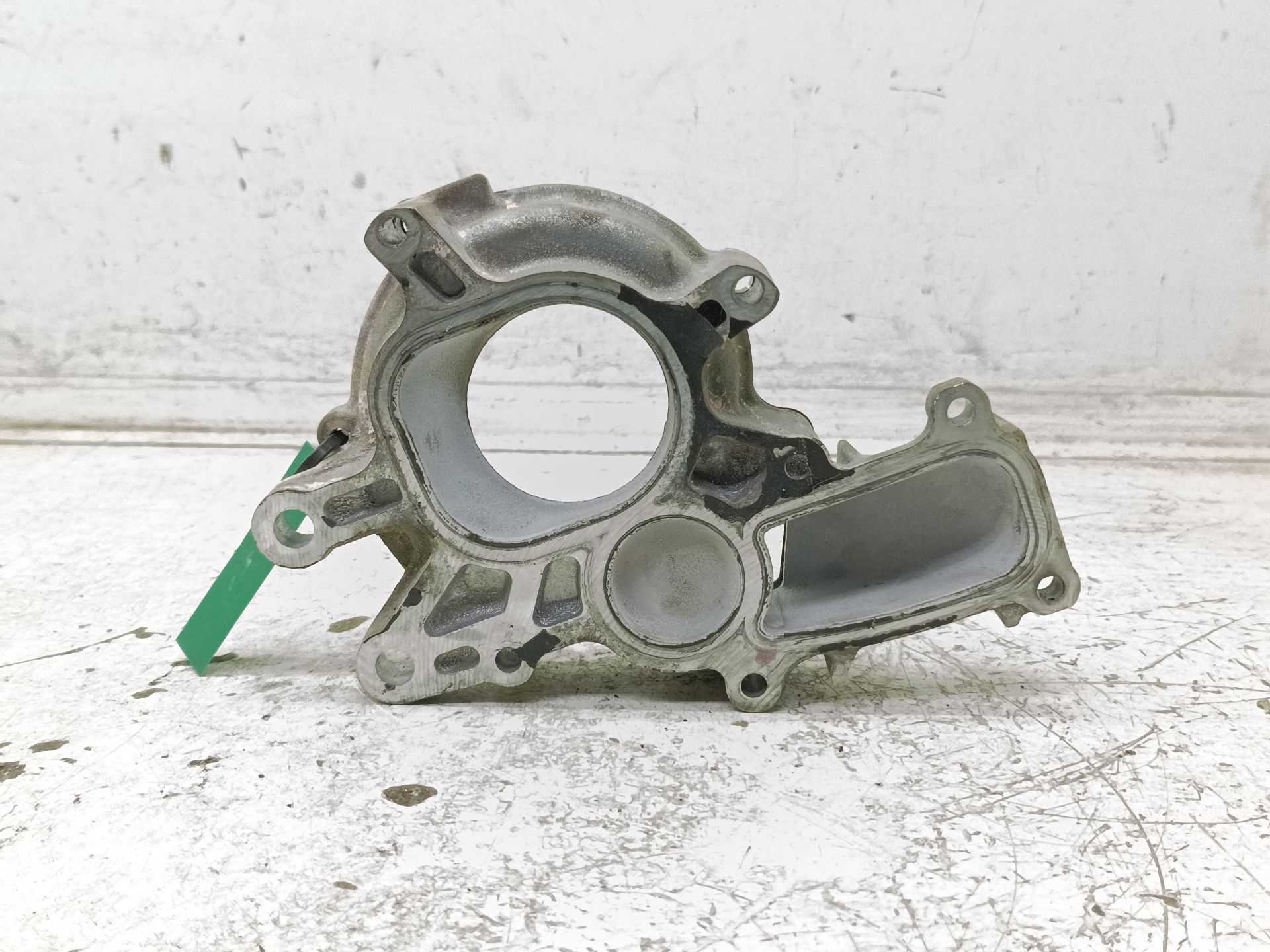 Recambio de carcasa bomba de agua para toyota land cruiser (j15) life referencia OEM IAM   