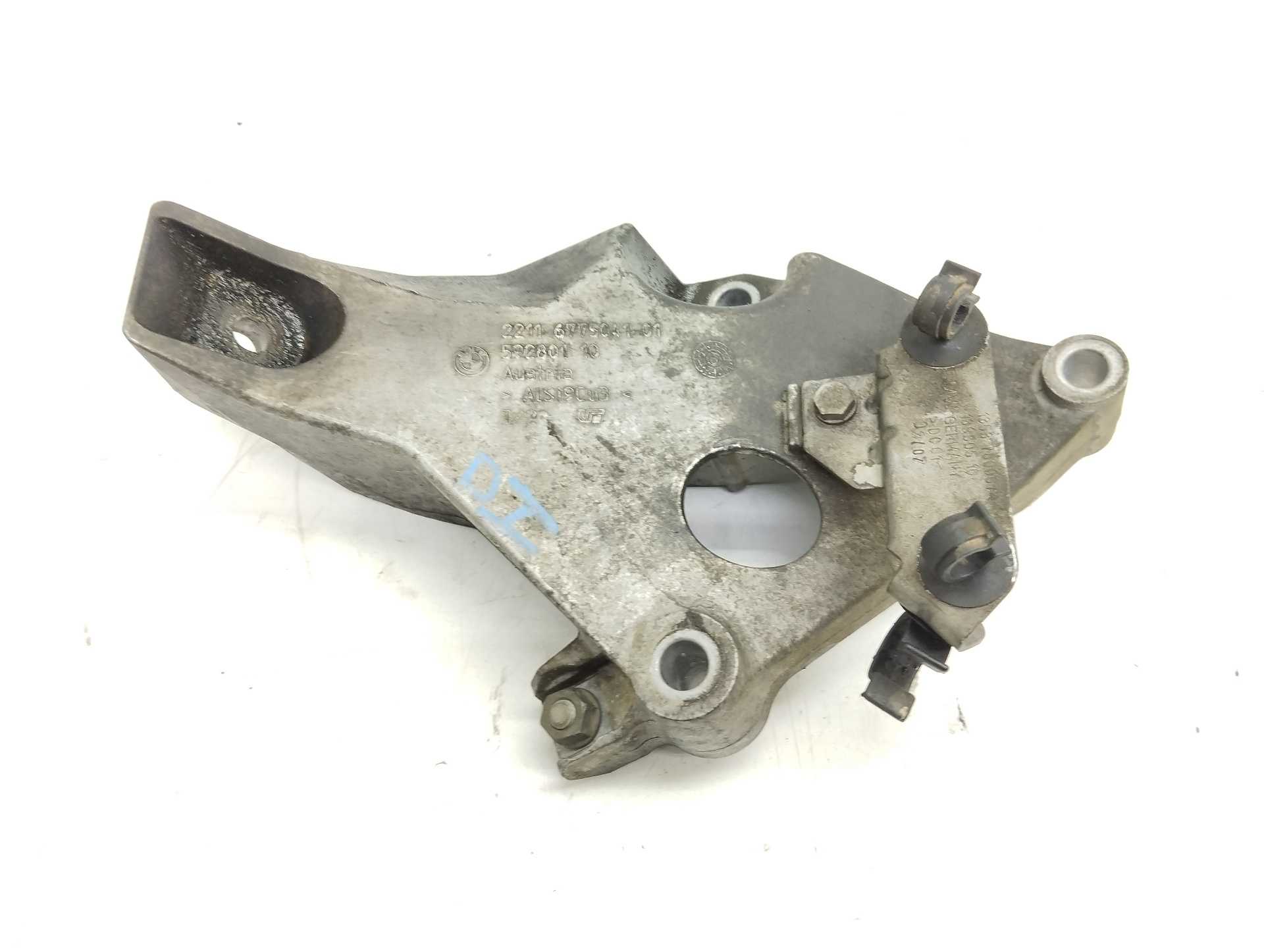 Recambio de soporte motor izquierdo para bmw serie 1 berlina (e81/e87) 118d referencia OEM IAM 677504101  