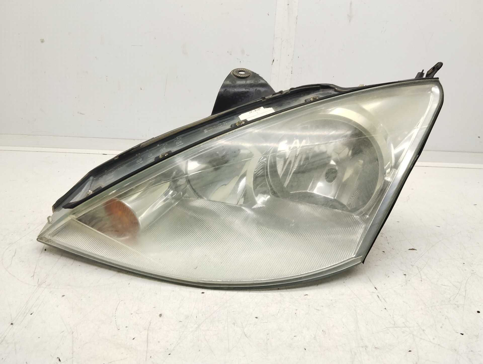 Recambio de faro izquierdo para ford focus berlina (cak) ambiente referencia OEM IAM   
