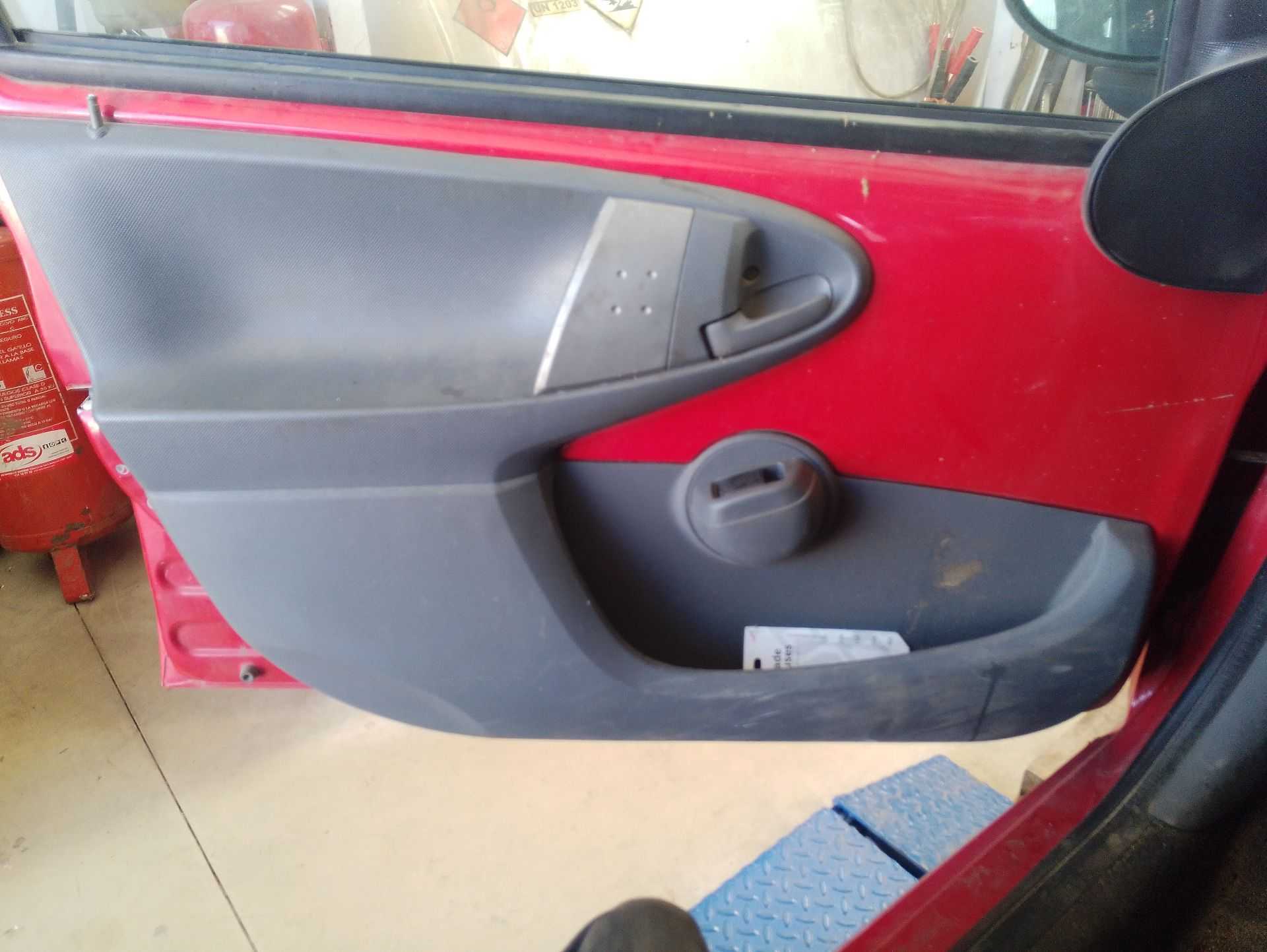 Recambio de guarnecido puerta delantera izquierda para peugeot 107 (pm_, pn_) 1.0 referencia OEM IAM   
