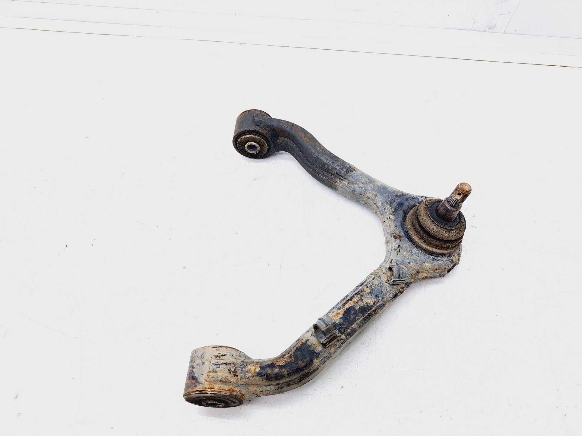 Recambio de brazo suspension superior delantero derecho para ssangyong kyron 2.0 referencia OEM IAM   