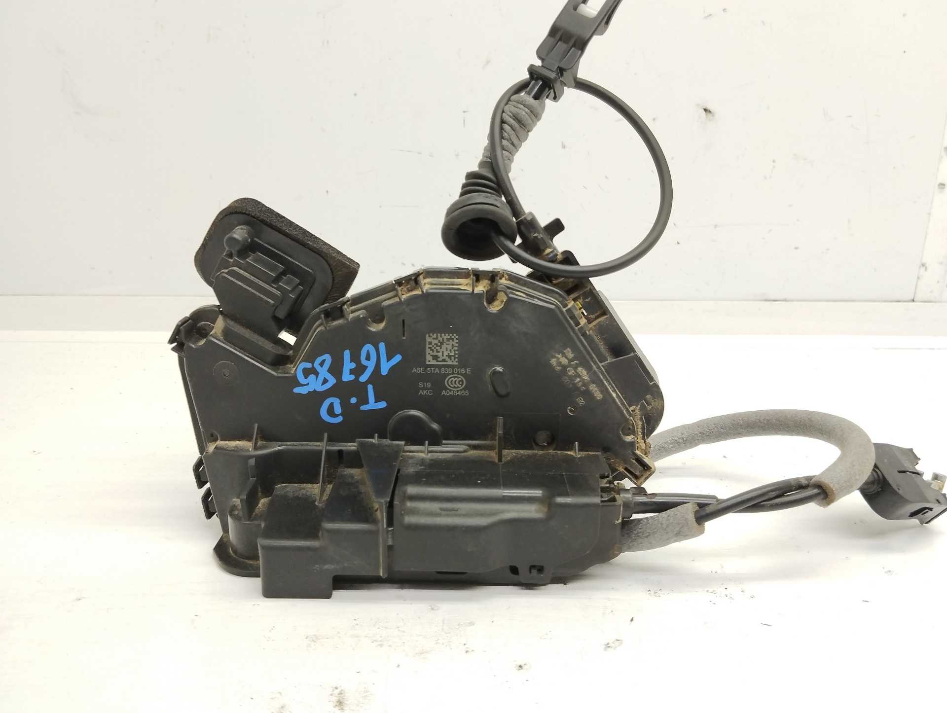 Recambio de cerradura puerta trasera derecha para volkswagen golf vii lim. 2.0 tsi referencia OEM IAM 5TA839016E A046465 