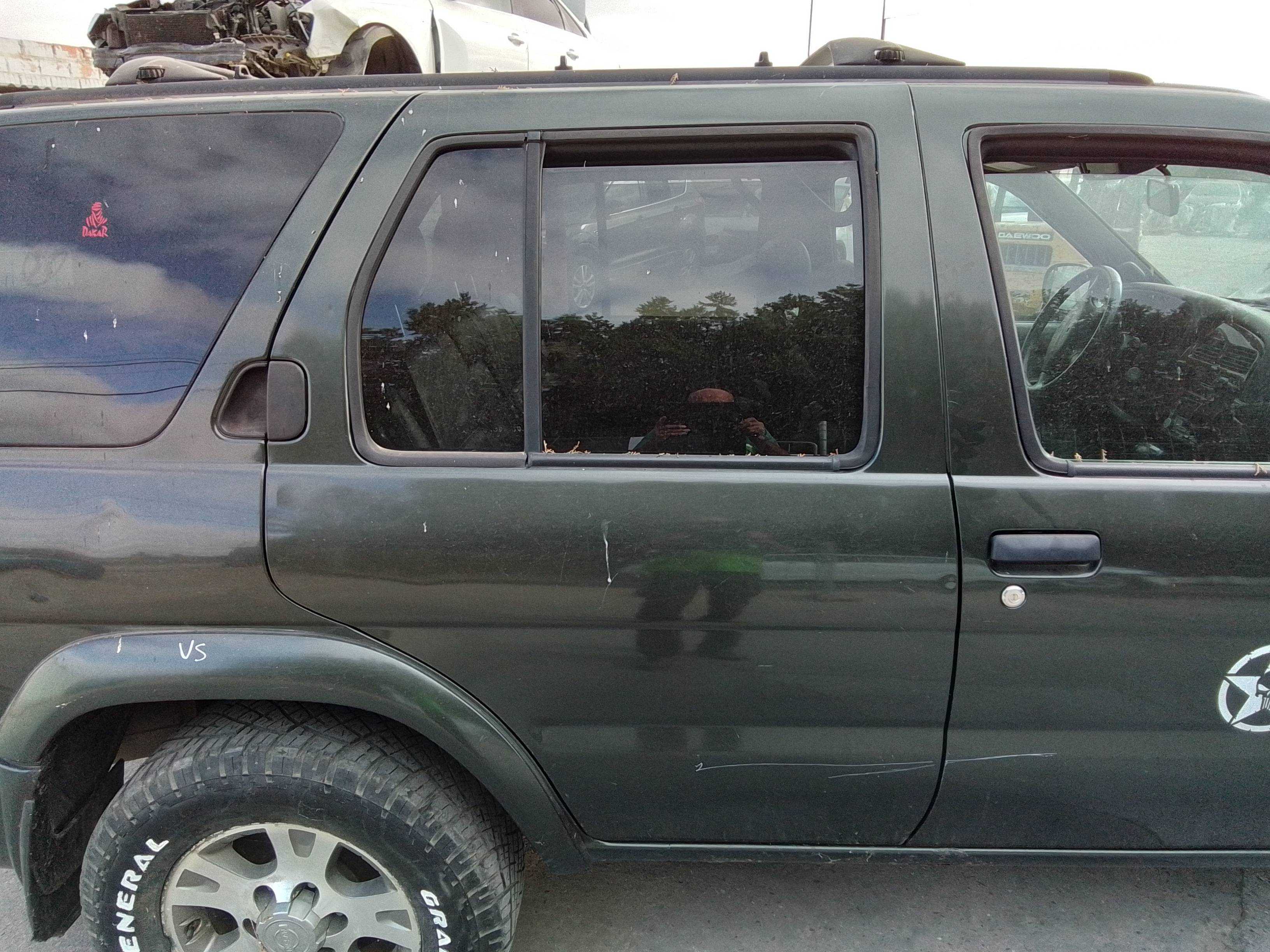 Recambio de puerta trasera derecha para nissan pathfinder (r50) 3.3 v6 automático referencia OEM IAM   