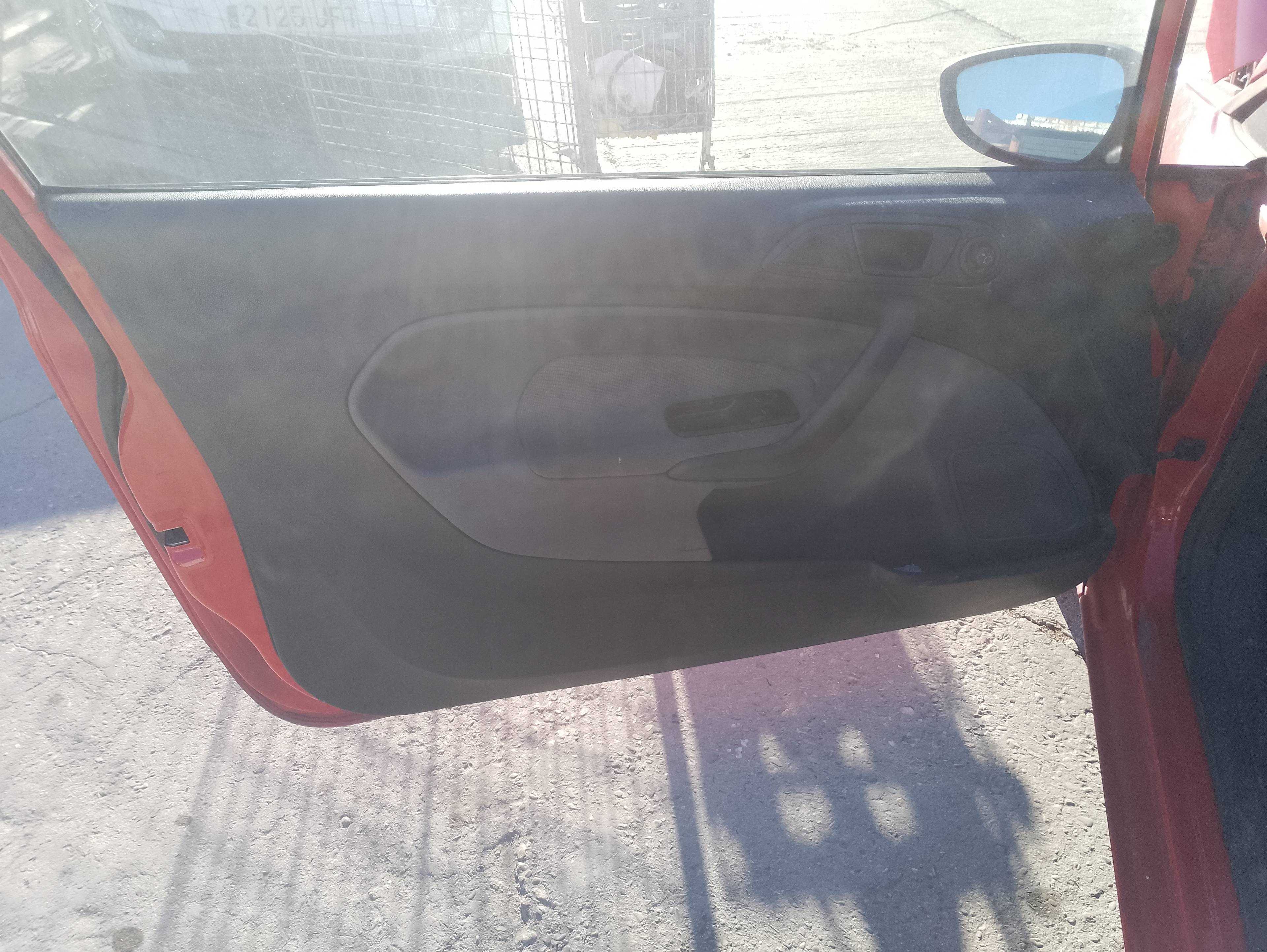 Recambio de guarnecido puerta delantera izquierda para ford fiesta (cb1) titanium referencia OEM IAM   