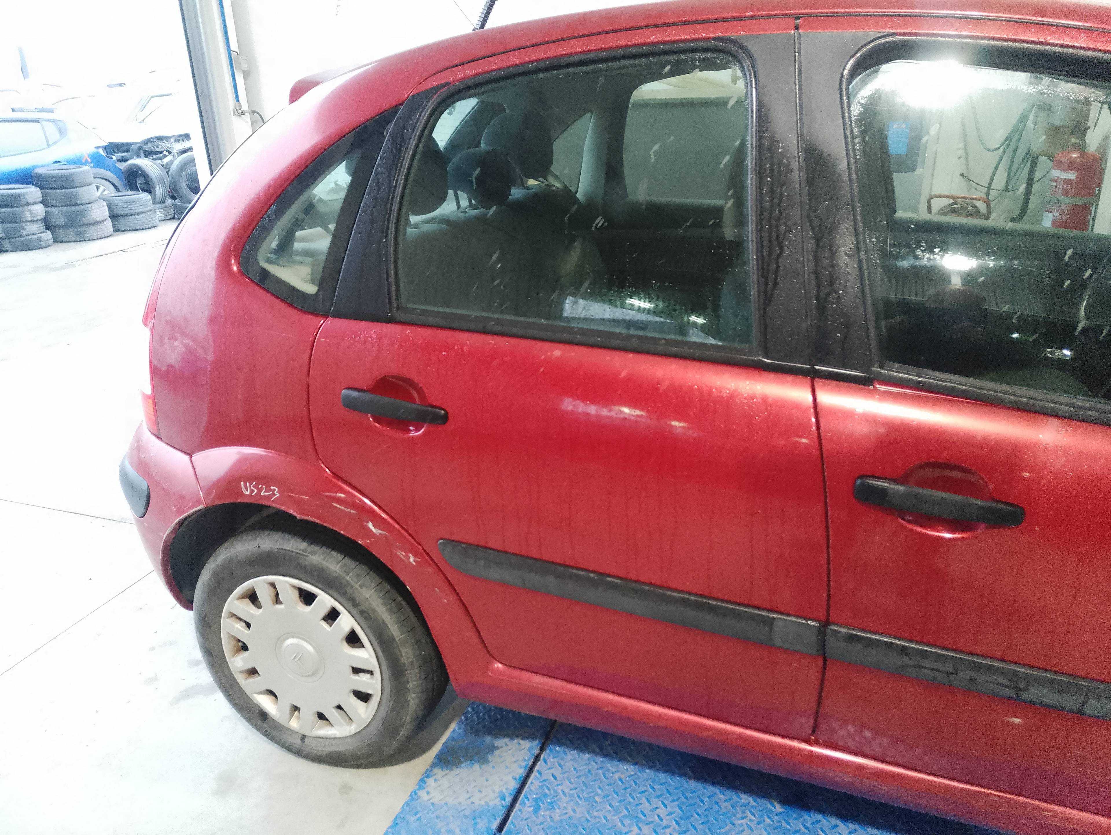 Recambio de puerta trasera derecha para citroën c3 1.1 audace referencia OEM IAM   