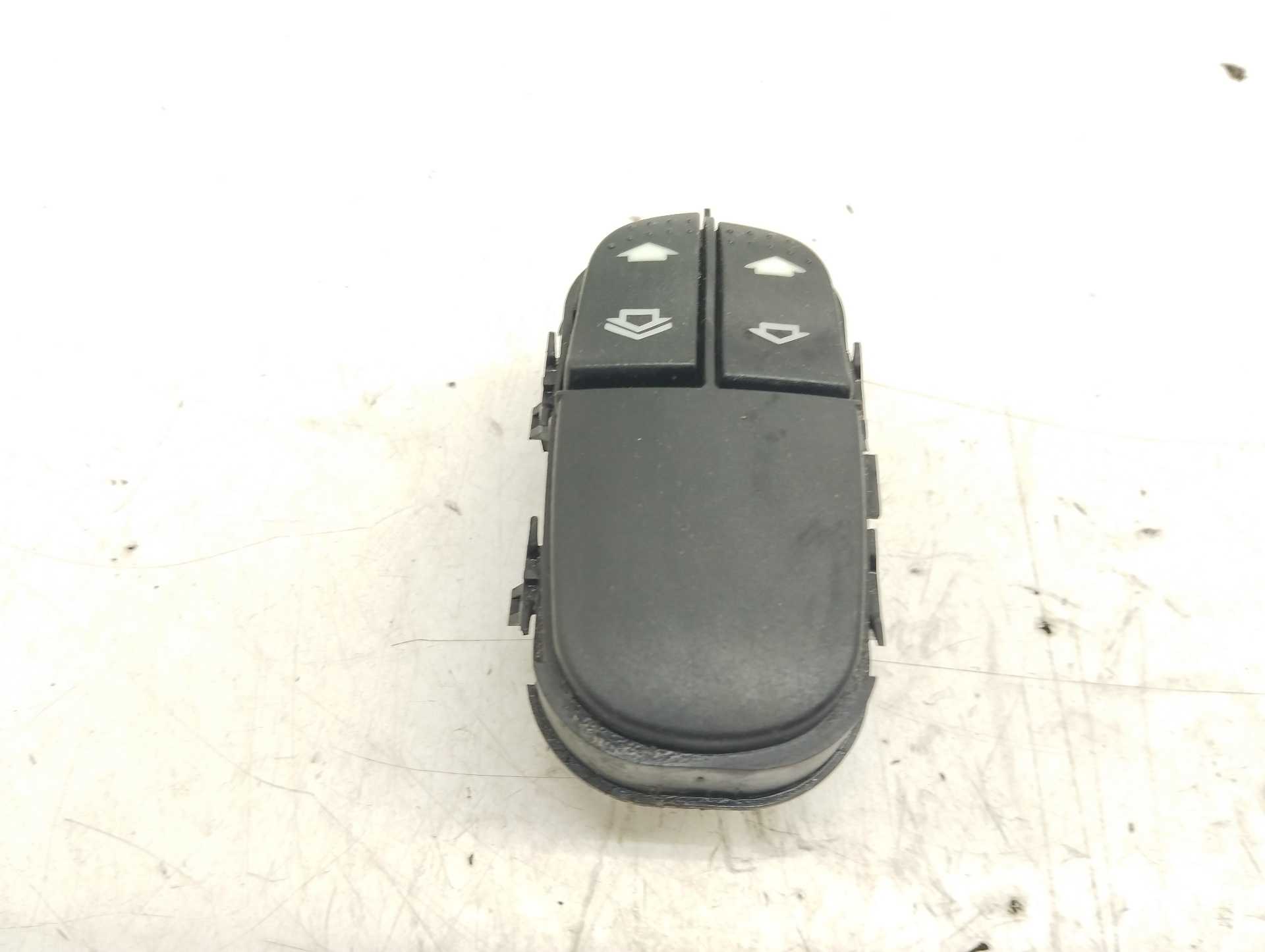 Recambio de mando elevalunas delantero izquierdo para ford focus berlina (cak) ambiente referencia OEM IAM YS4T14529AB 539814 