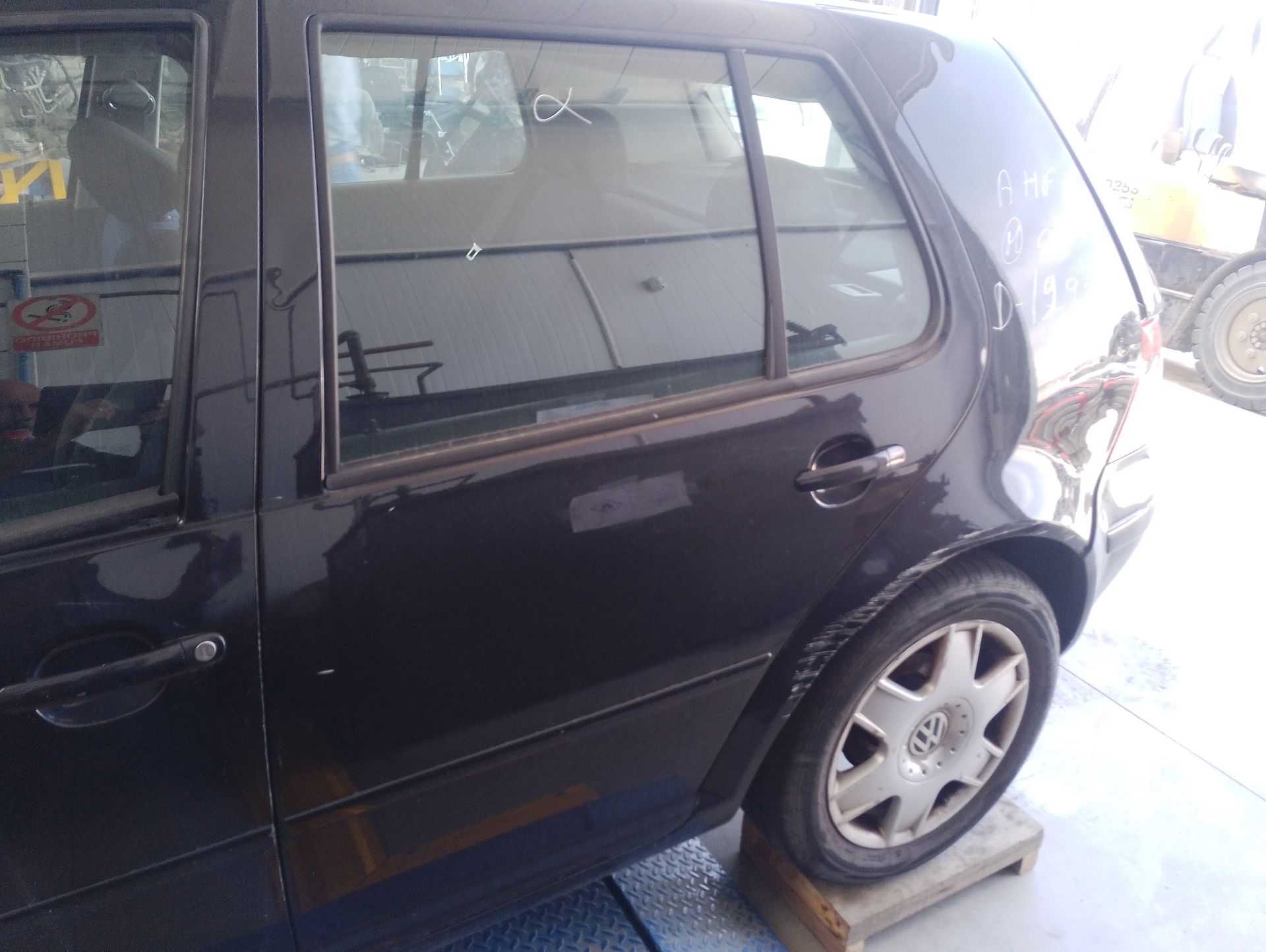Recambio de puerta trasera izquierda para volkswagen golf iv variant (1j5) 1.6 referencia OEM IAM 1J6833055F  