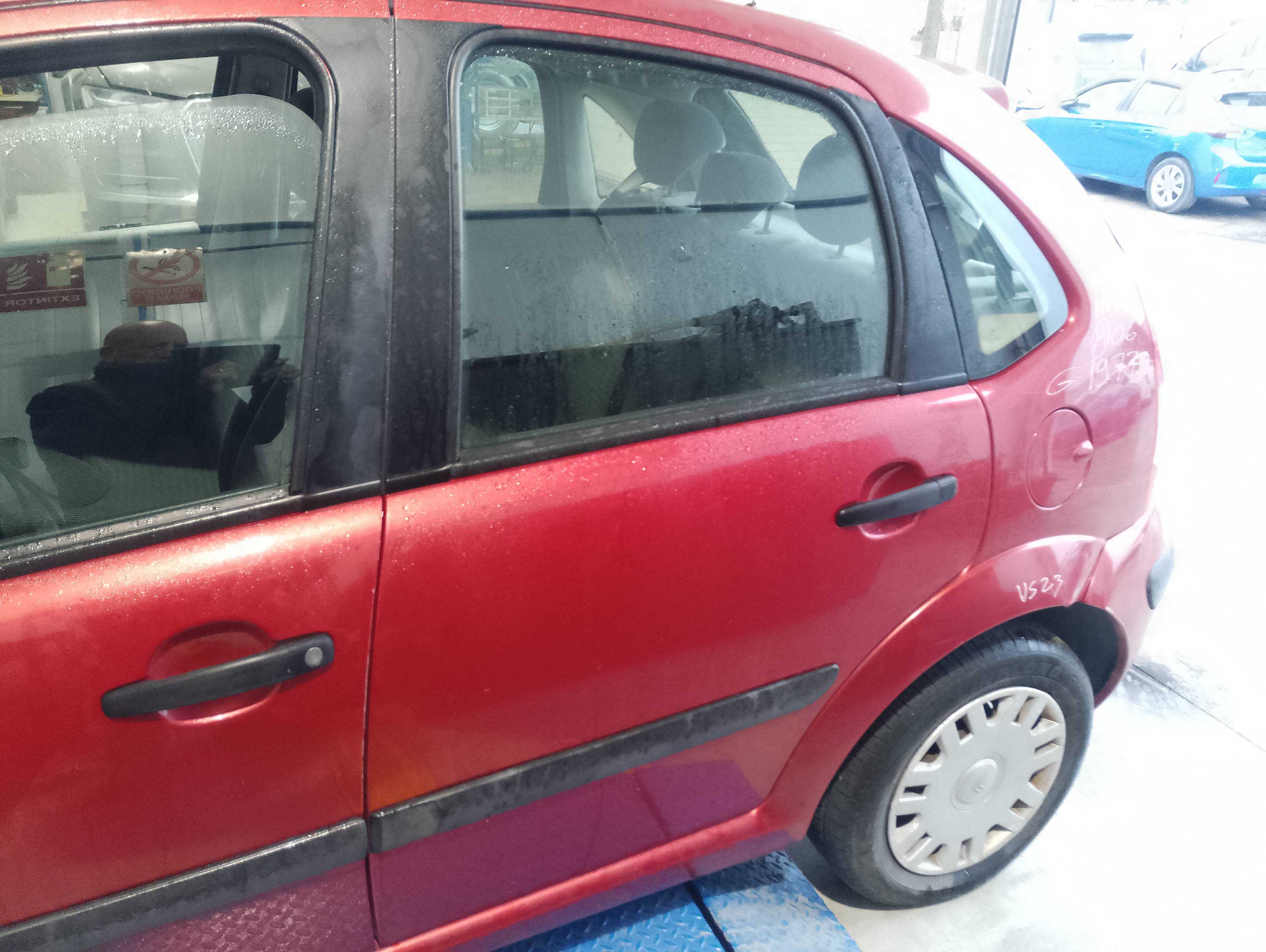 Recambio de puerta trasera izquierda para citroën c3 1.1 audace referencia OEM IAM   