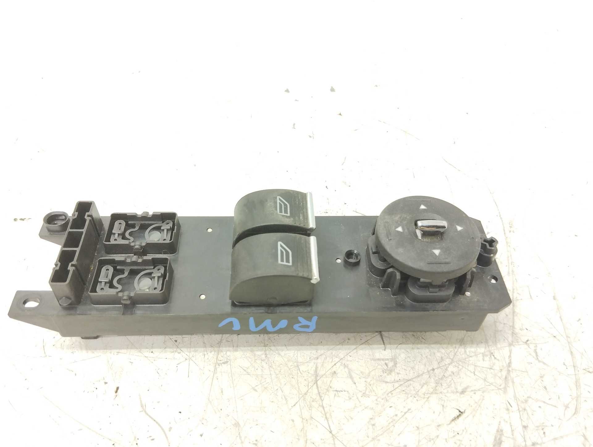 Recambio de mando elevalunas delantero izquierdo para ford fiesta (ccn) black edition referencia OEM IAM C1BT14A132AA 10094017 