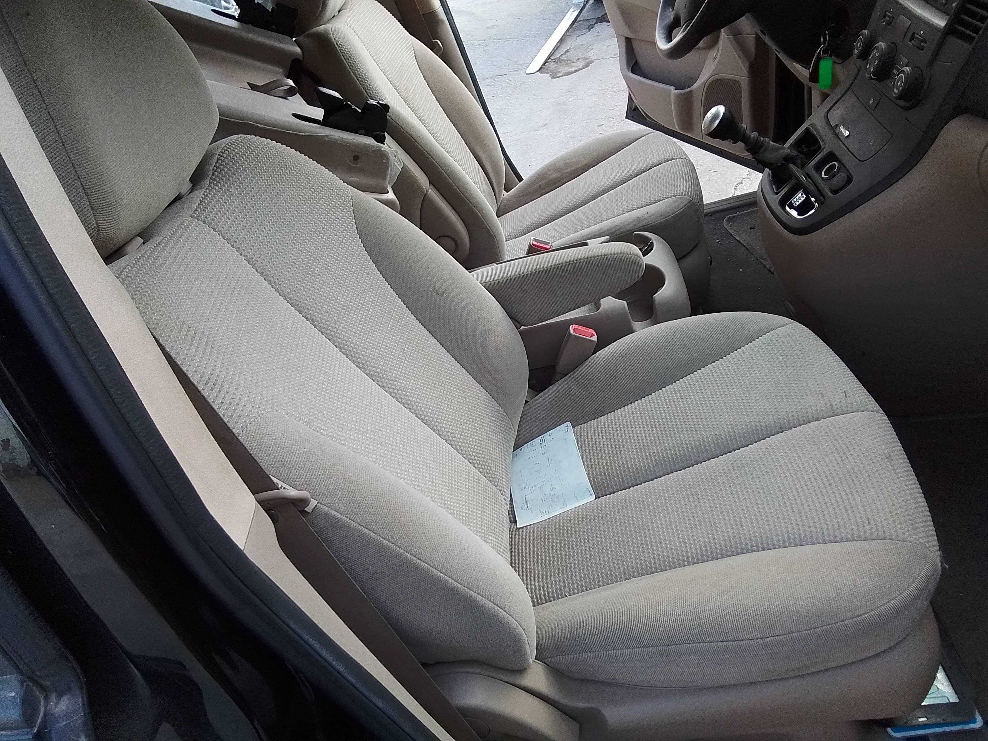 Recambio de asiento delantero derecho para kia carnival 2.9 crdi vgt active referencia OEM IAM   