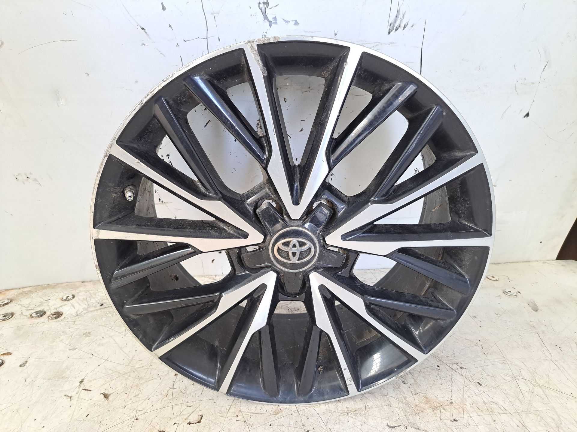 Recambio de llanta para toyota c-hr hybrid active referencia OEM IAM r18 pw45710000 