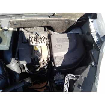 CAJA RELES / FUSIBLES 