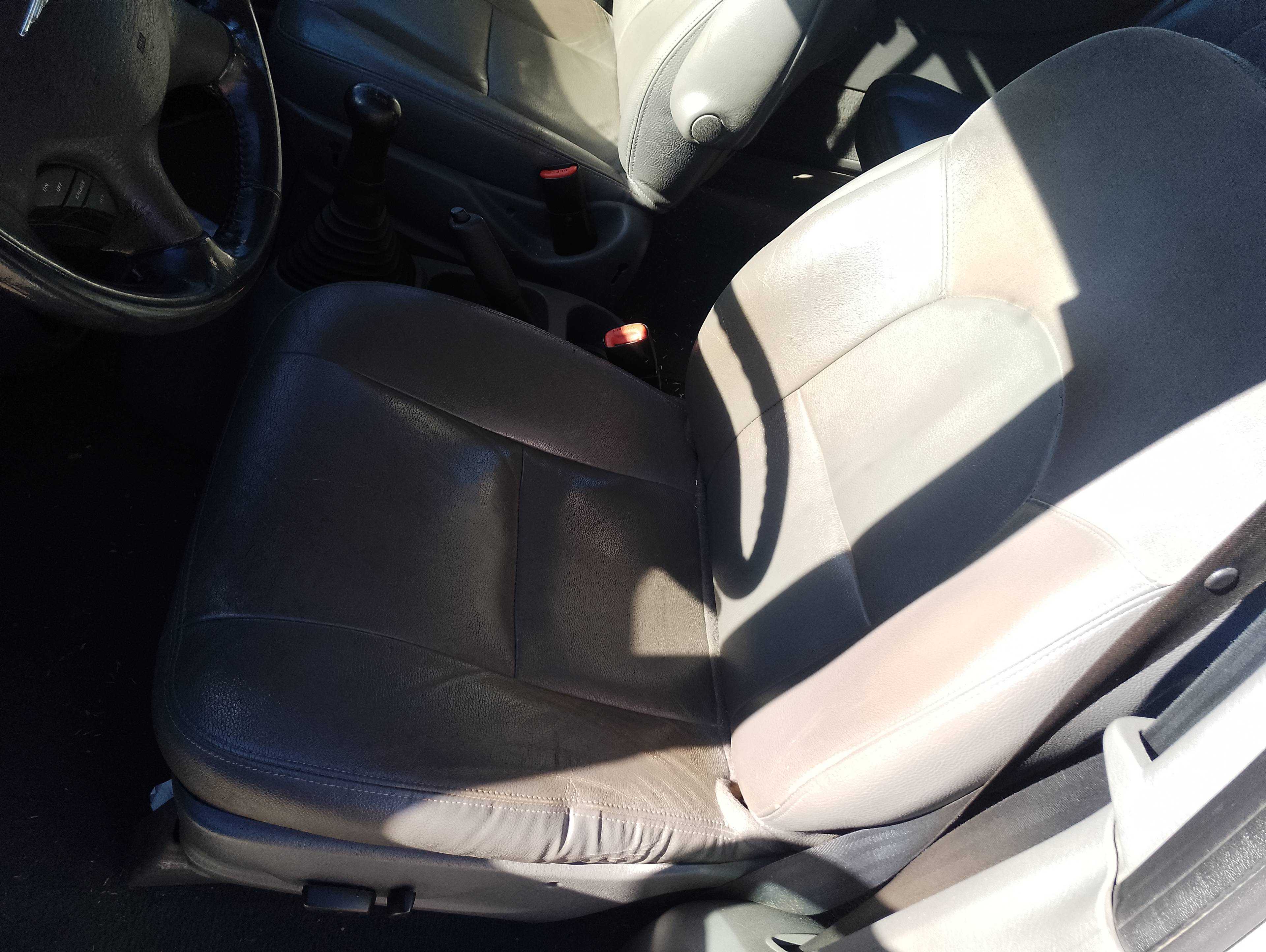 Recambio de asiento delantero izquierdo para chrysler voyager (rg) 2.5 crd executive referencia OEM IAM   