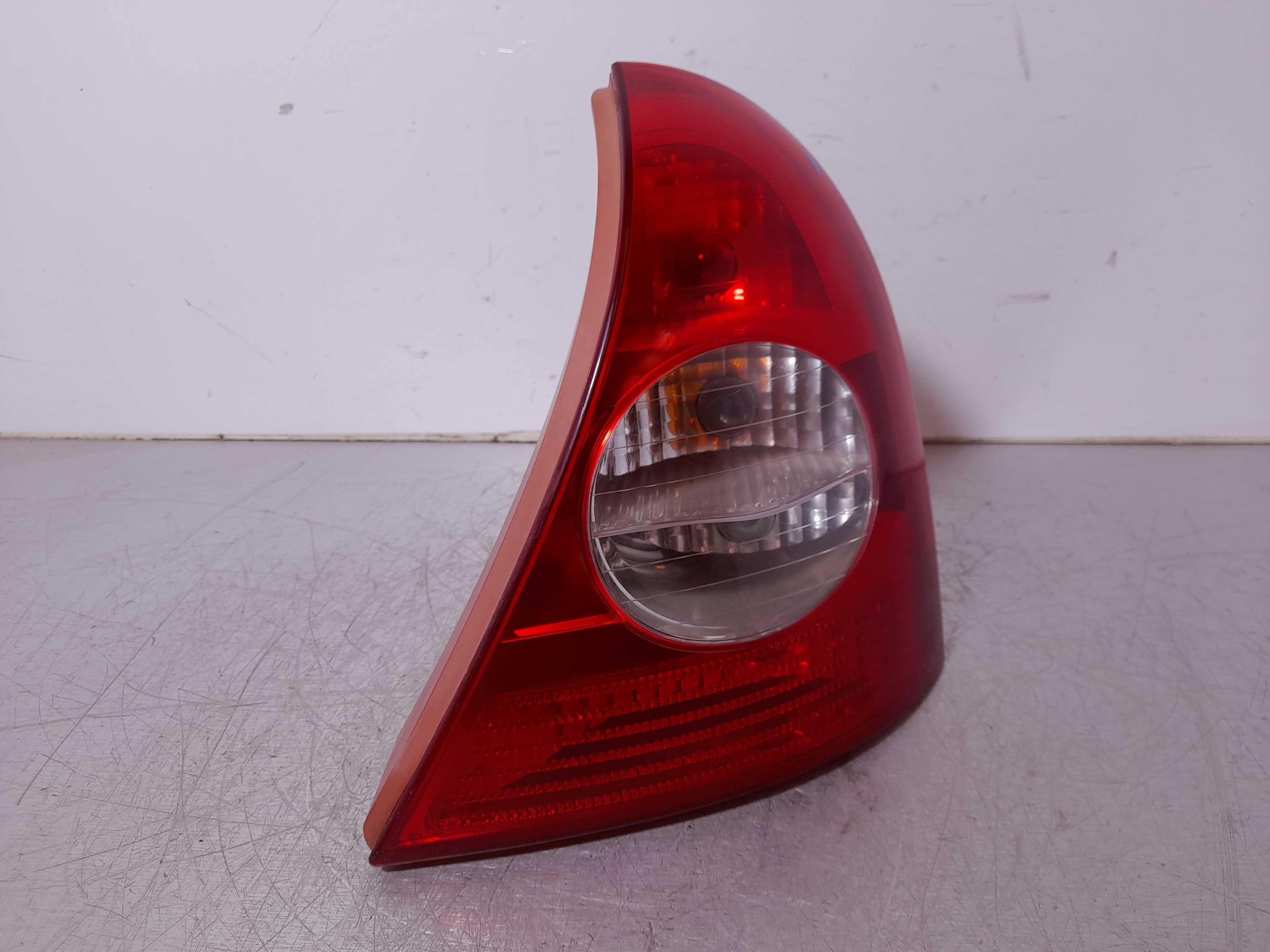 Recambio de piloto trasero derecho para renault clio iii exception referencia OEM IAM  8200917487 