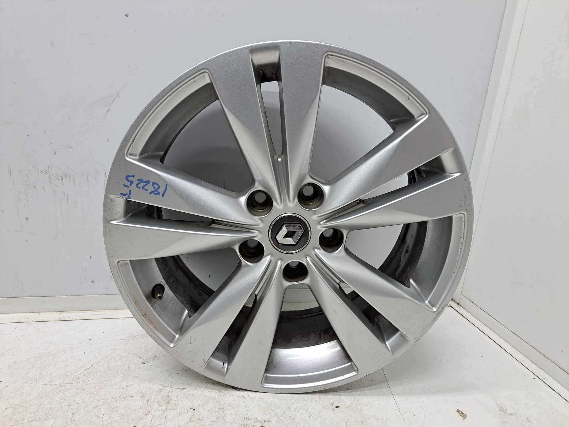 Recambio de llanta para renault talisman grandtour intens referencia OEM IAM R17 8201628858 