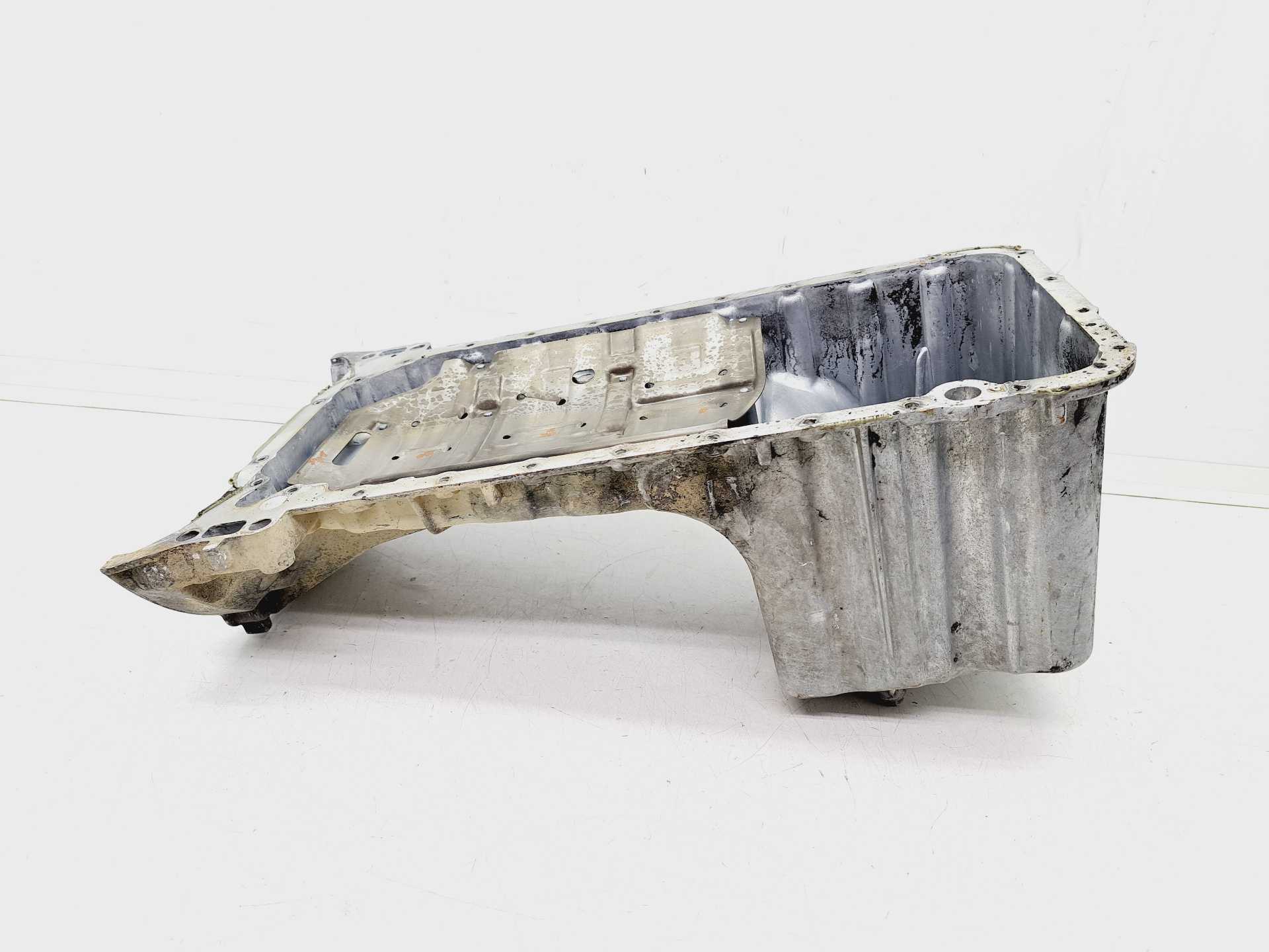 Recambio de carter para ssangyong kyron 2.0 referencia OEM IAM A6640100813SB  