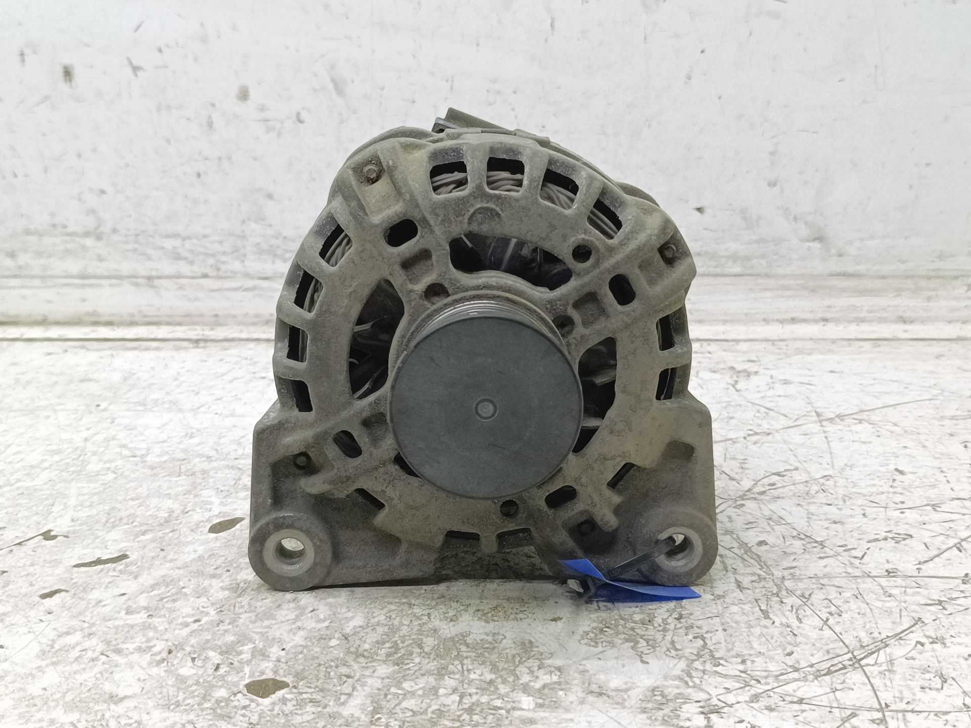 Recambio de alternador para smart forfour basis (52kw) (453.042) referencia OEM IAM 231006007R F000BL04C4 