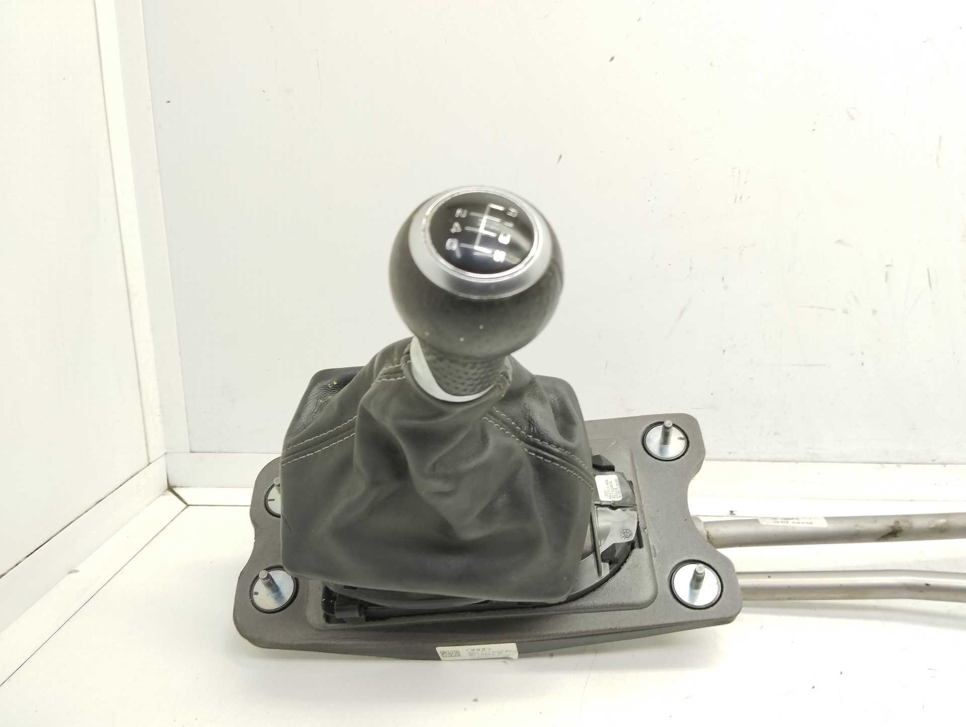 Recambio de palanca cambio para audi a5 coupe (8t) 3.0 v6 24v tdi referencia OEM IAM 8K0711025P 4010623R 