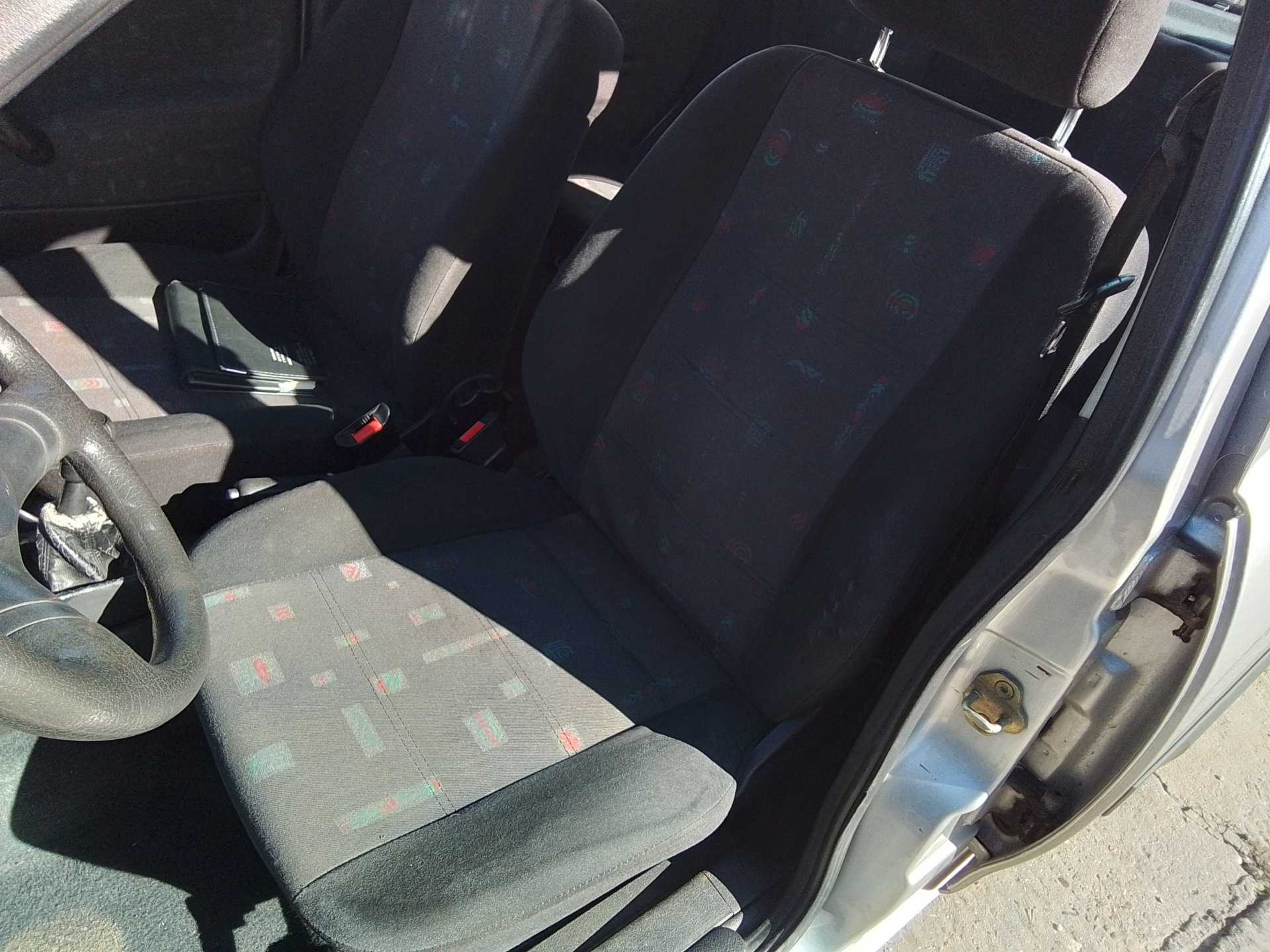Recambio de asiento delantero derecho para opel corsa b eco referencia OEM IAM   
