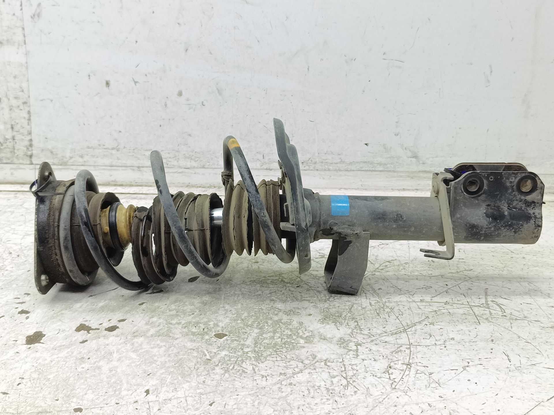 Recambio de amortiguador delantero izquierdo para smart forfour basis (52kw) (453.042) referencia OEM IAM A4533230300  