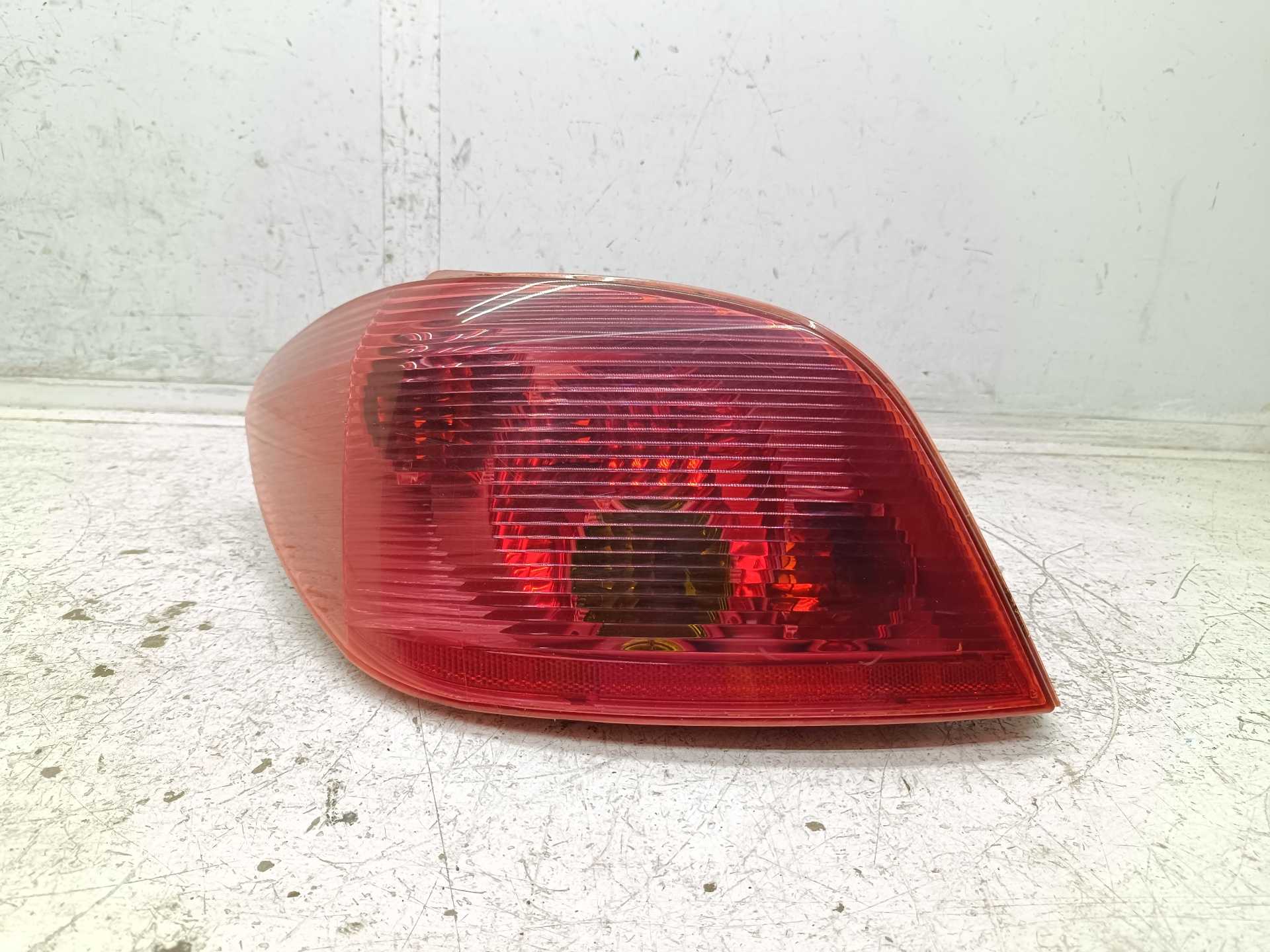 Recambio de piloto trasero izquierdo para peugeot 307 (s1) xr referencia OEM IAM   