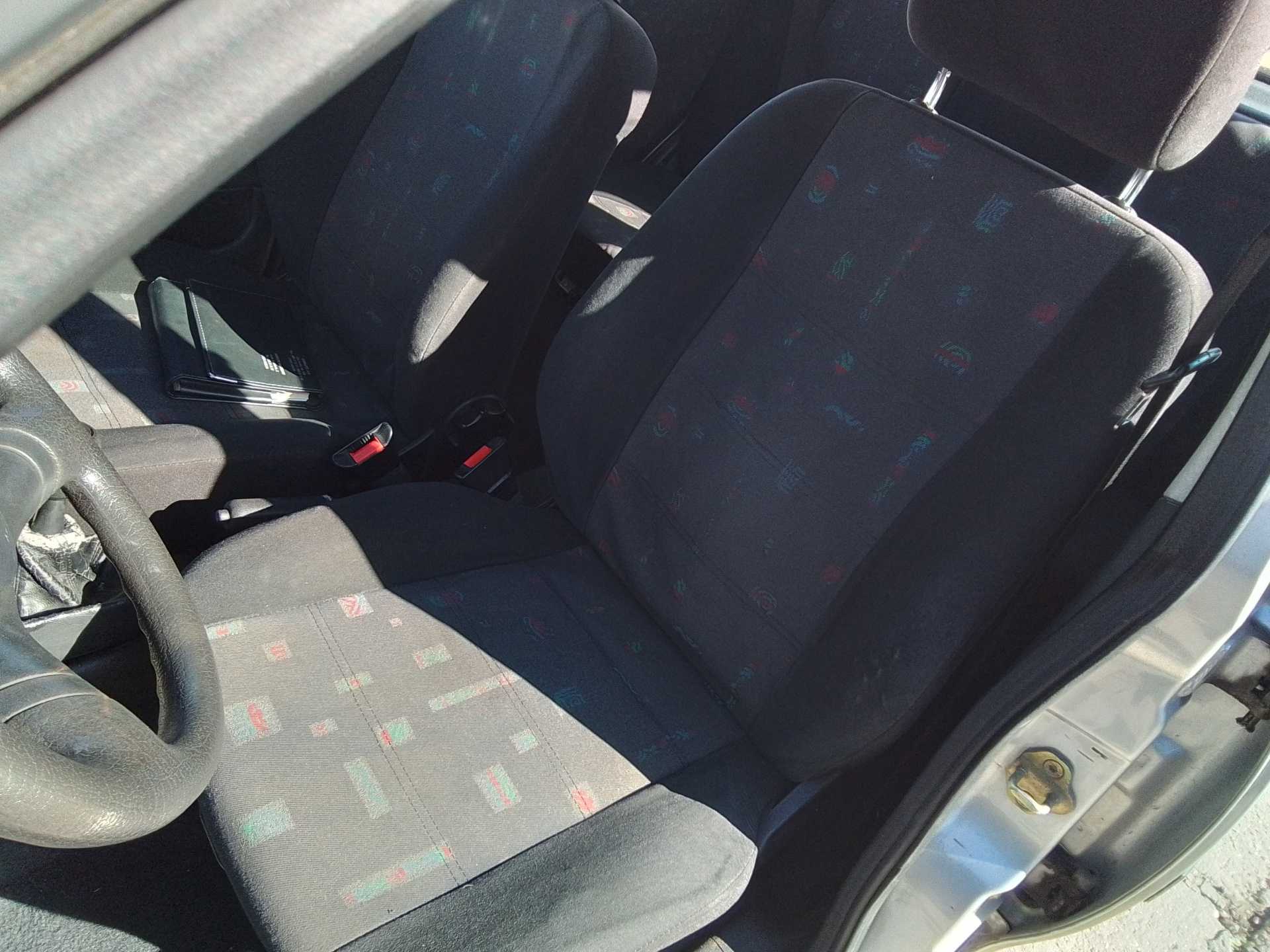 Recambio de asiento delantero izquierdo para opel corsa b eco referencia OEM IAM   