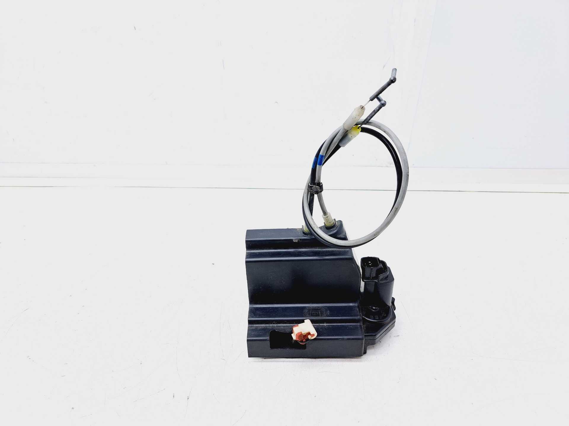 Recambio de cerradura puerta trasera izquierda para ssangyong kyron 2.0 referencia OEM IAM   