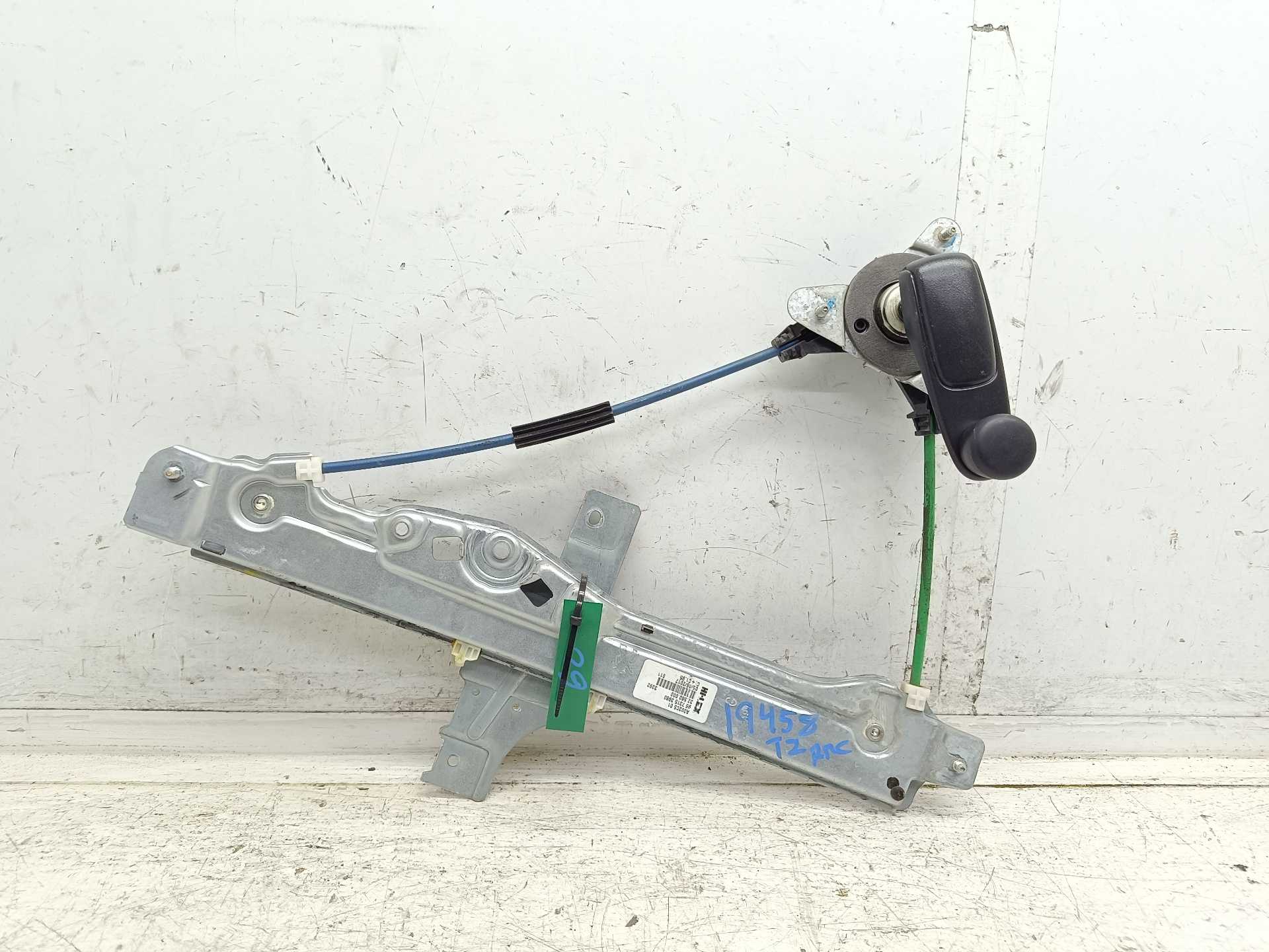 Recambio de elevalunas trasero izquierdo para peugeot 208 style referencia OEM IAM 9673153980 32560000 