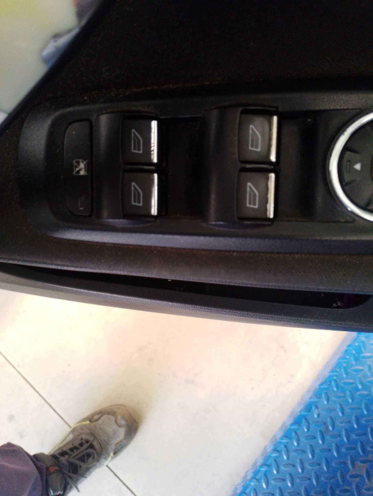 Recambio de mando elevalunas delantero izquierdo para ford mondeo iv (ba7) 2.0 tdci referencia OEM IAM 1491923  