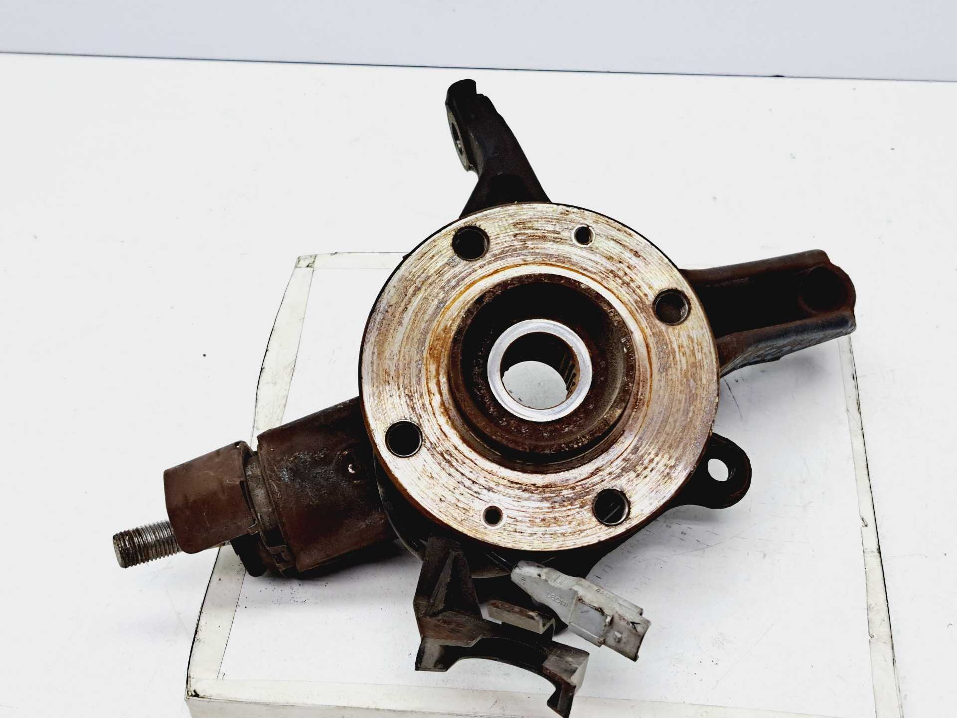 Recambio de mangueta delantera derecha para peugeot partner kasten confort l1 referencia OEM IAM  364796 