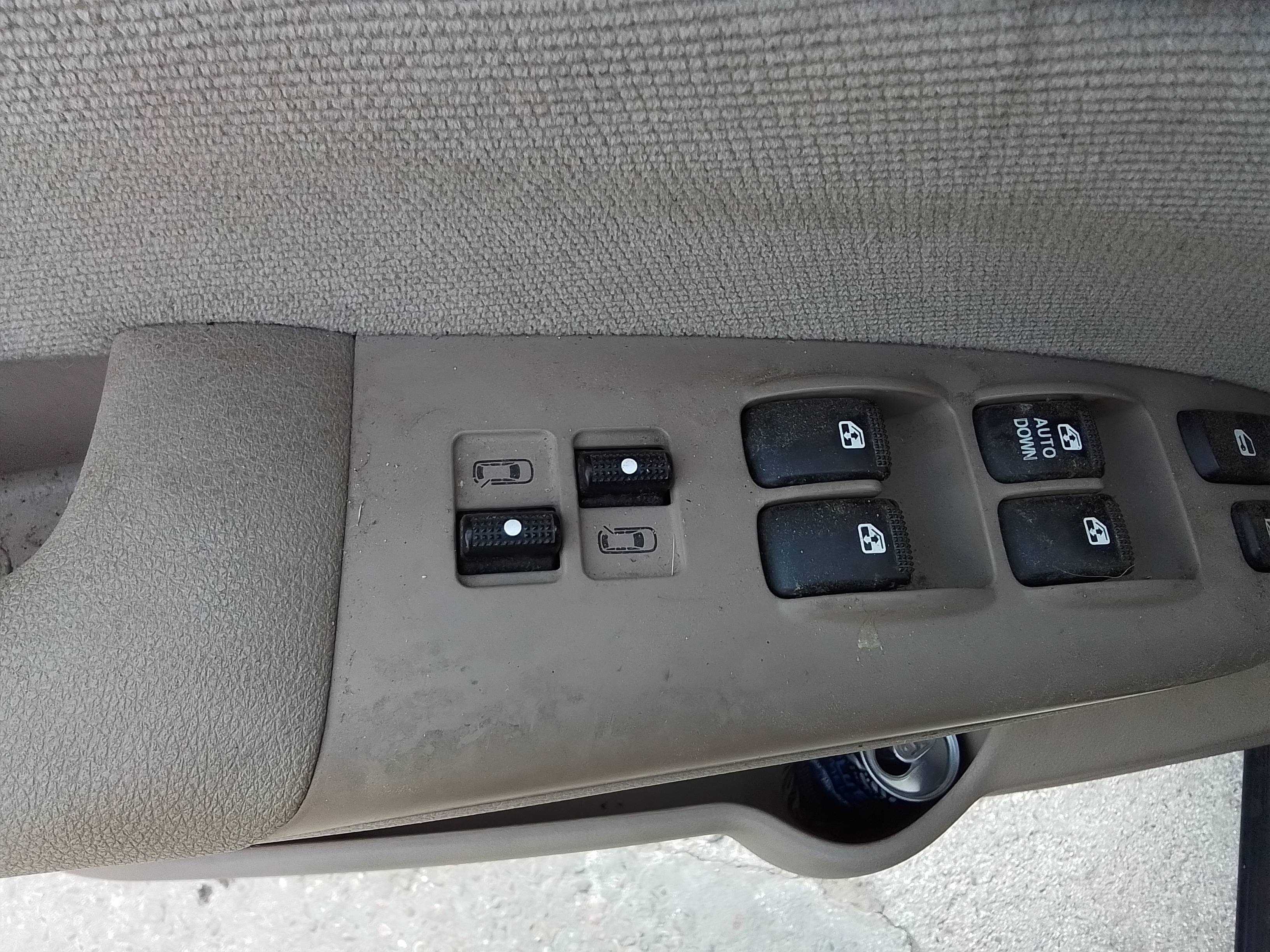 Recambio de mando elevalunas delantero izquierdo para kia carnival 2.9 crdi vgt active referencia OEM IAM   