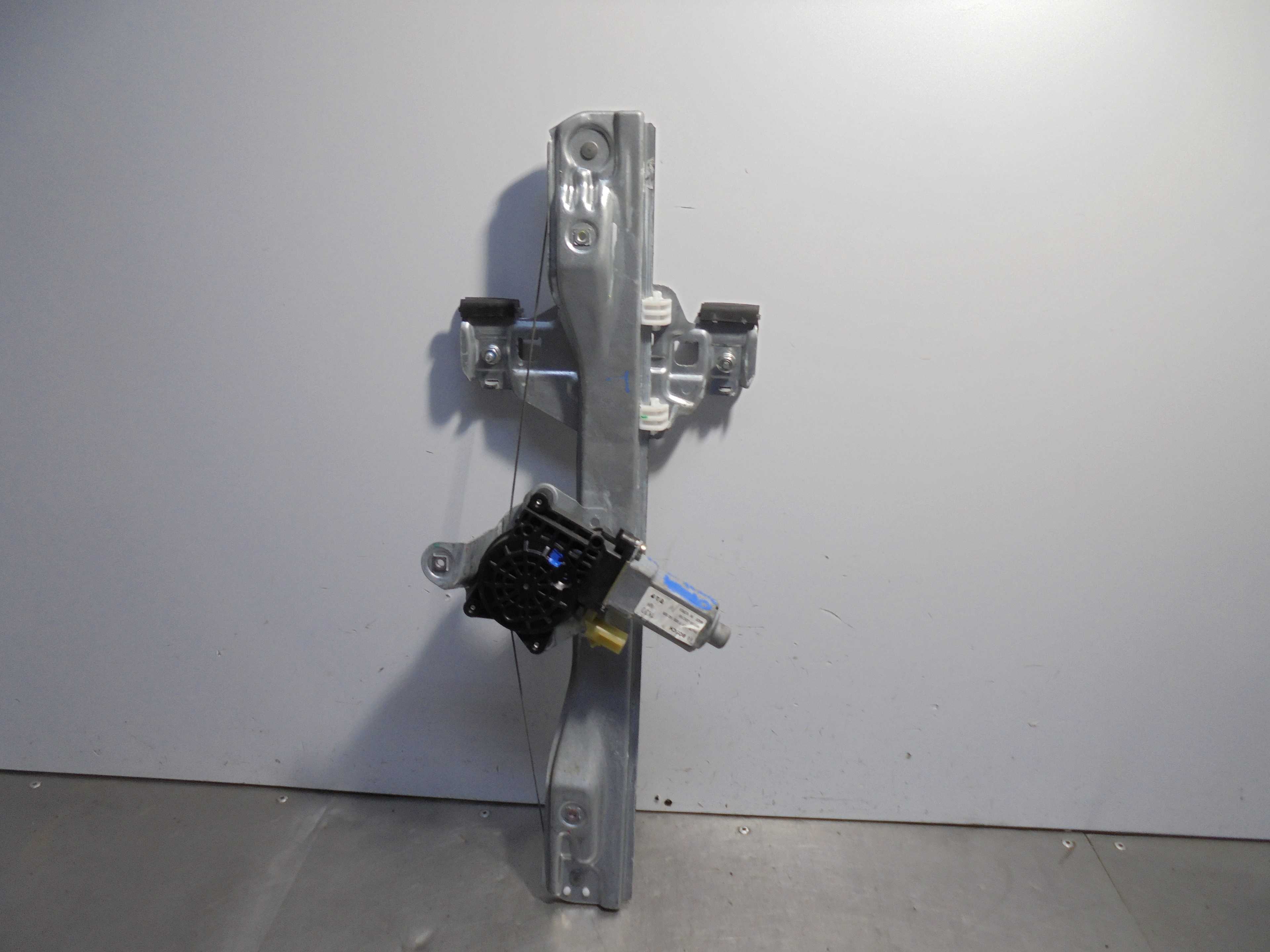 Recambio de elevalunas trasero derecho para chevrolet cruze ls referencia OEM IAM 98810J3C10 ELECTRICO 5 PUERTAS BOSCH