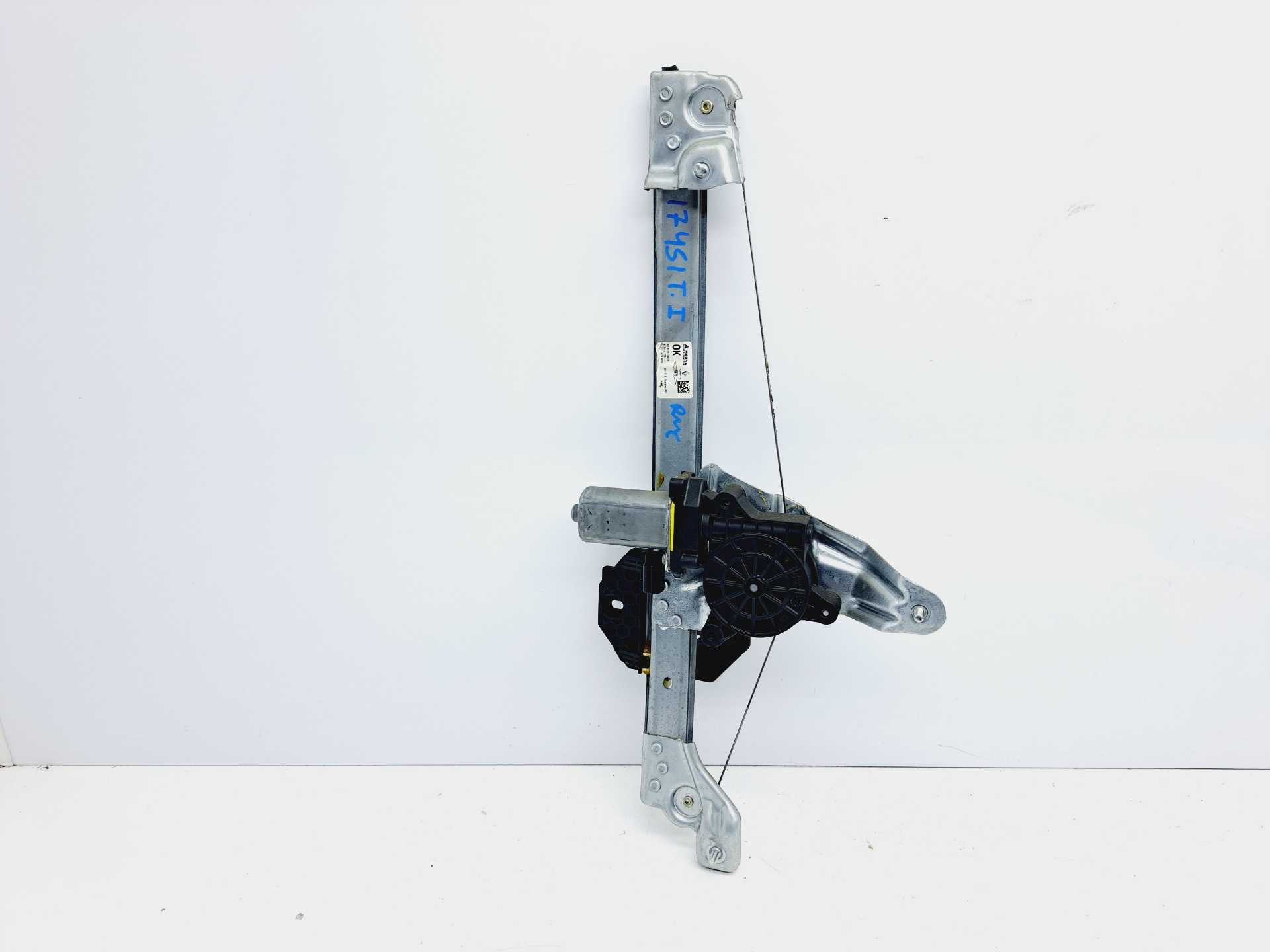 Recambio de elevalunas trasero izquierdo para dacia sandero comfort referencia OEM IAM 827211031R  