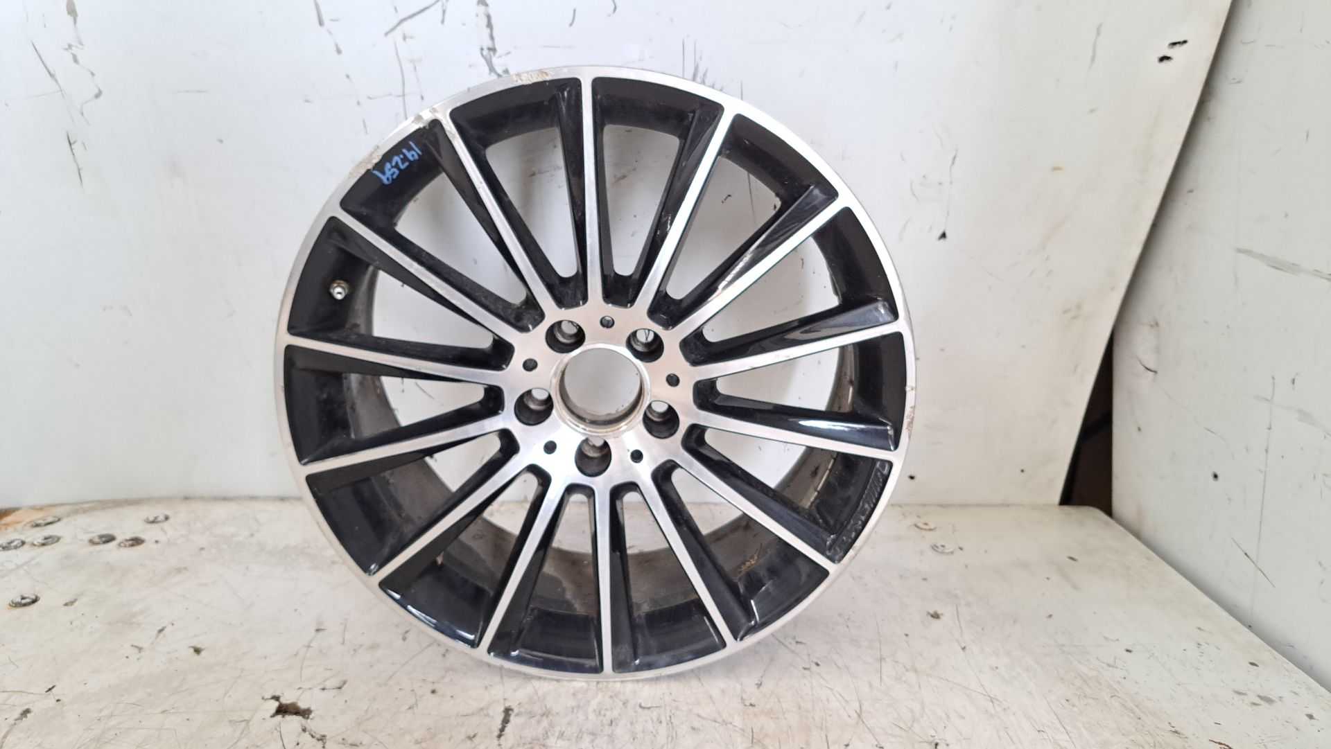 Recambio de llanta para mercedes-benz clase cla (w117) cla 220 cdi (117.303) referencia OEM IAM r19 a2054011300 
