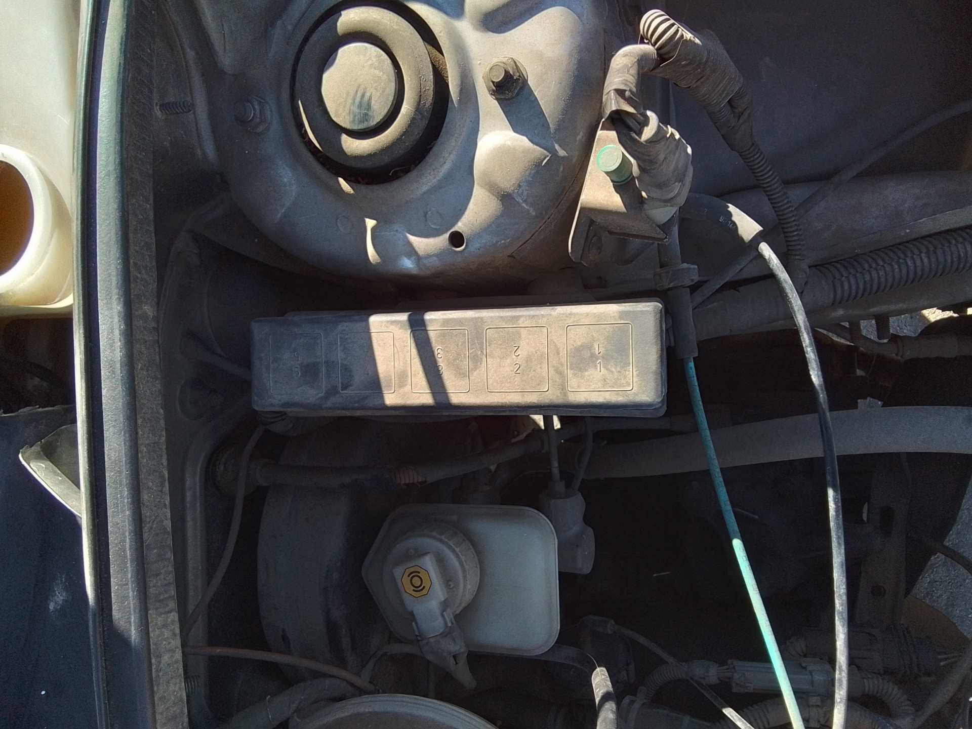 Recambio de caja reles / fusibles para opel corsa b eco referencia OEM IAM   